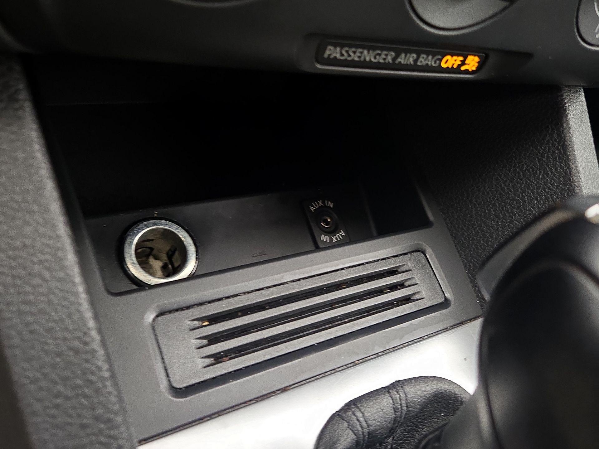 Thumbnail: 2014 Volkswagen Jetta - 17