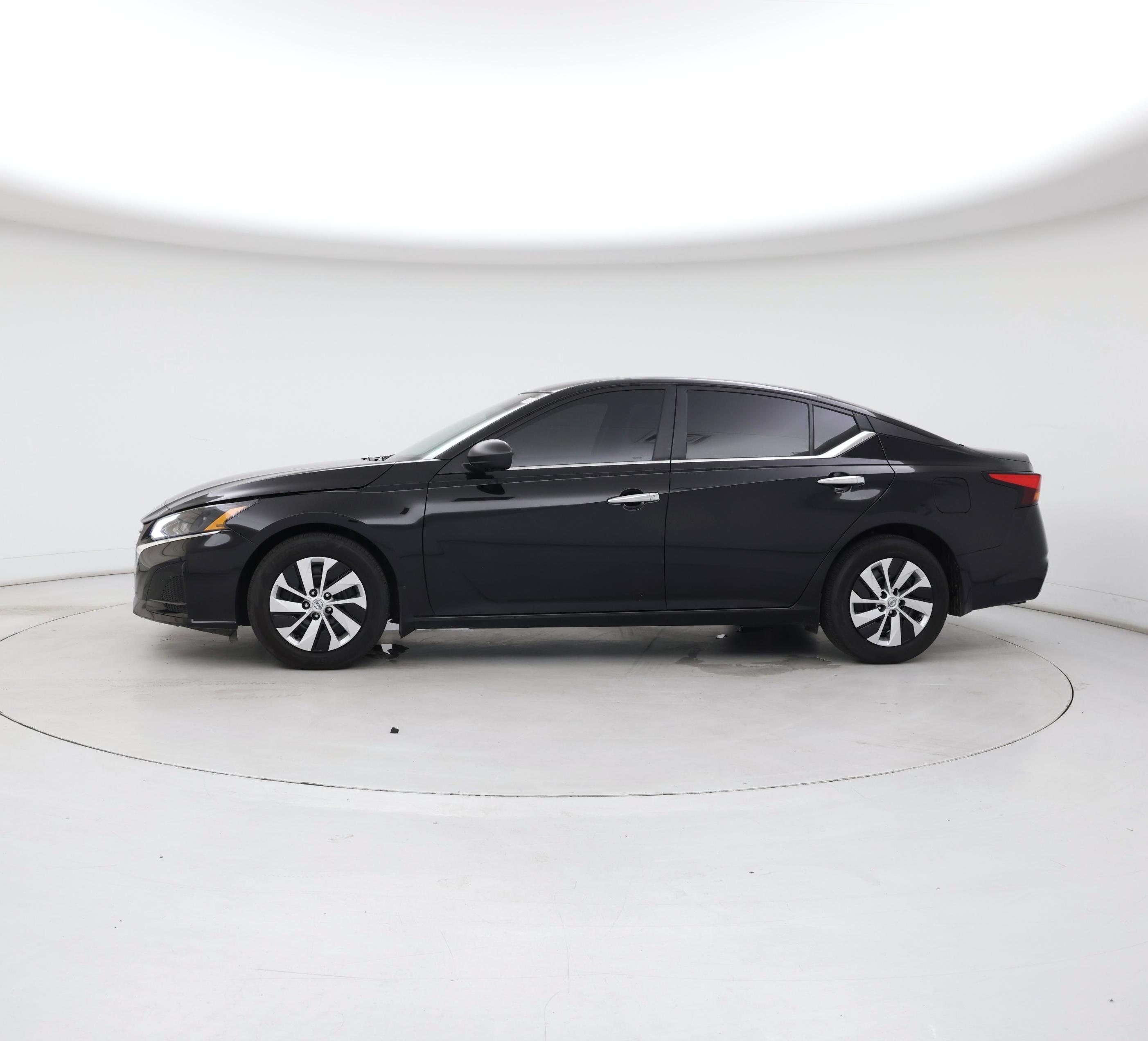 Thumbnail: 2024 Nissan Altima - 3