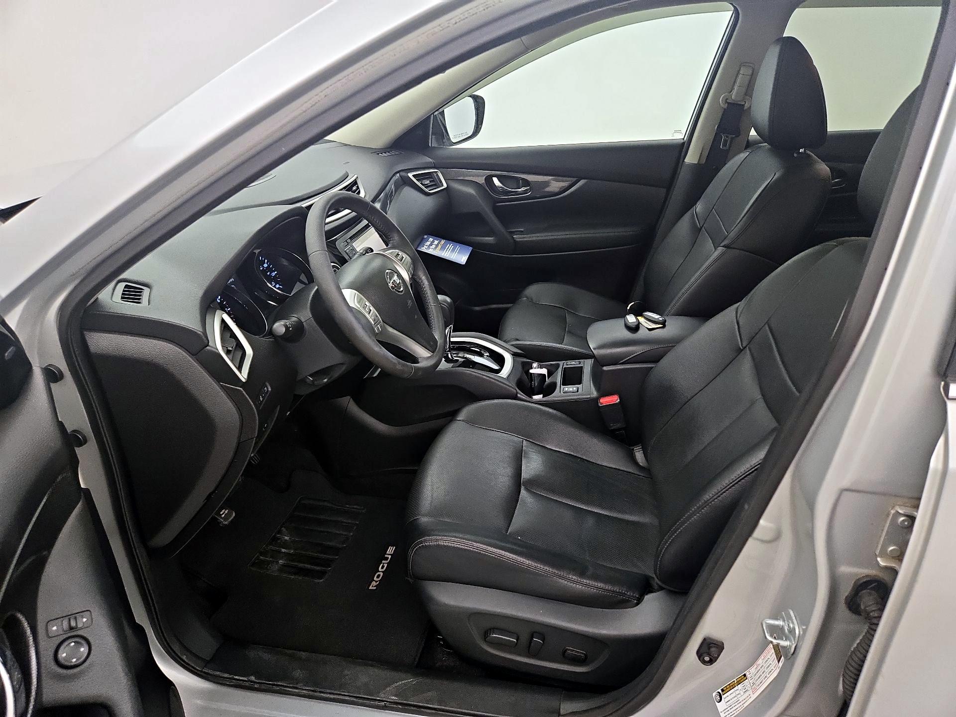 Thumbnail: 2016 Nissan Rogue - 11