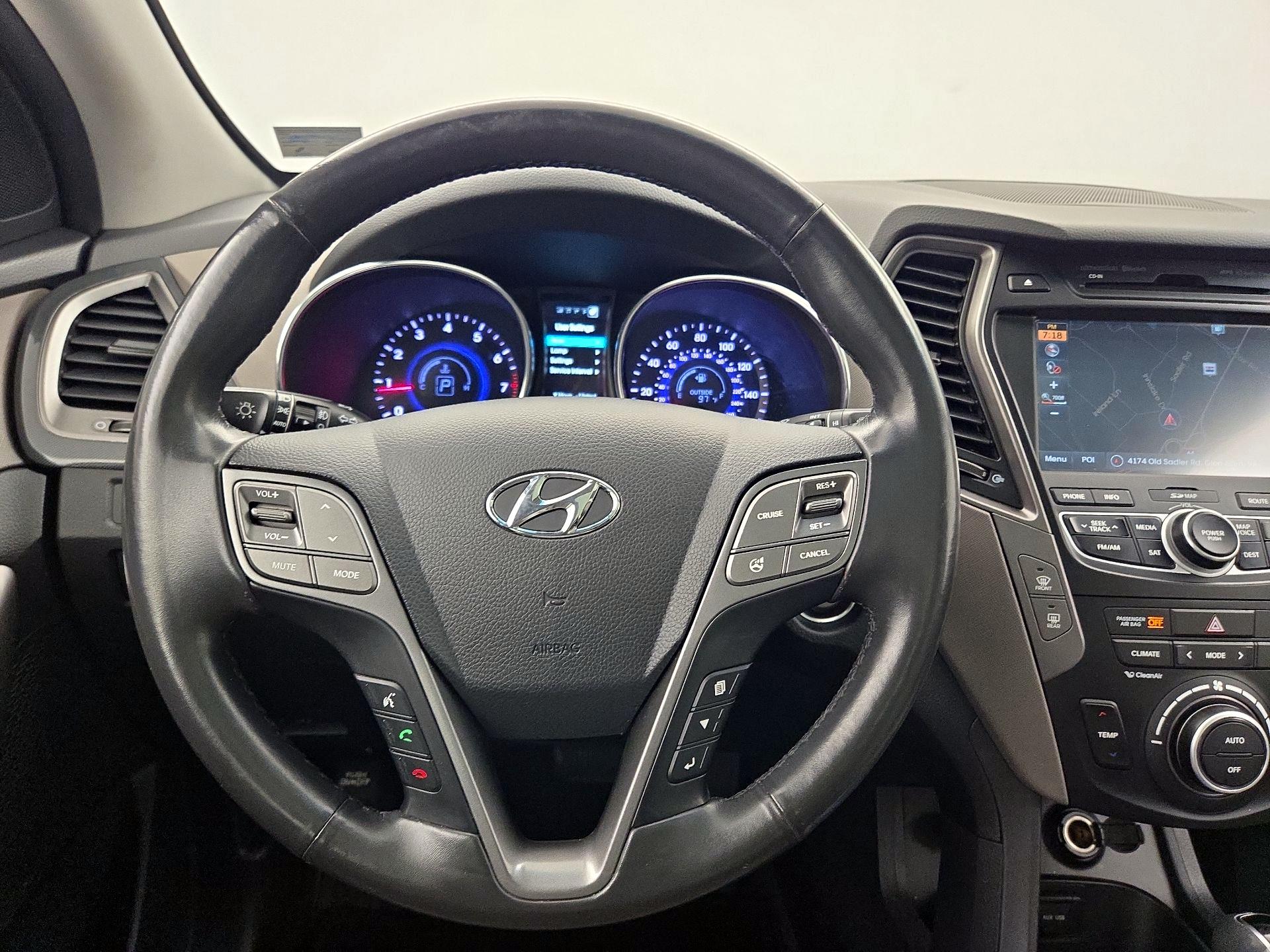 Thumbnail: 2016 Hyundai Santa Fe - 10