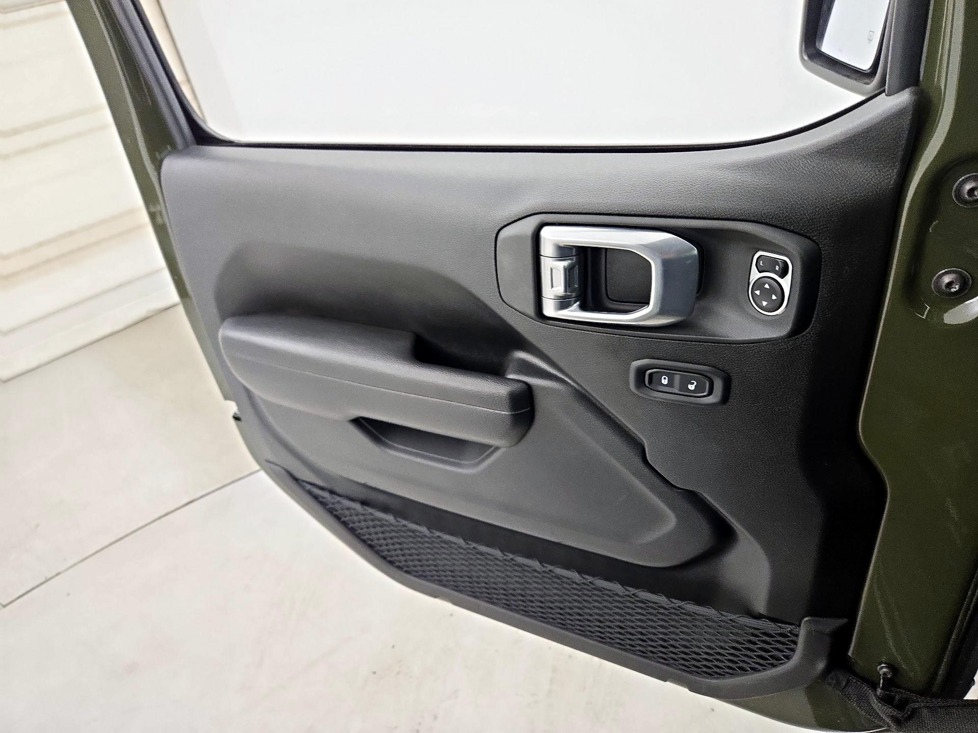 Thumbnail: 2022 Jeep Wrangler - 12