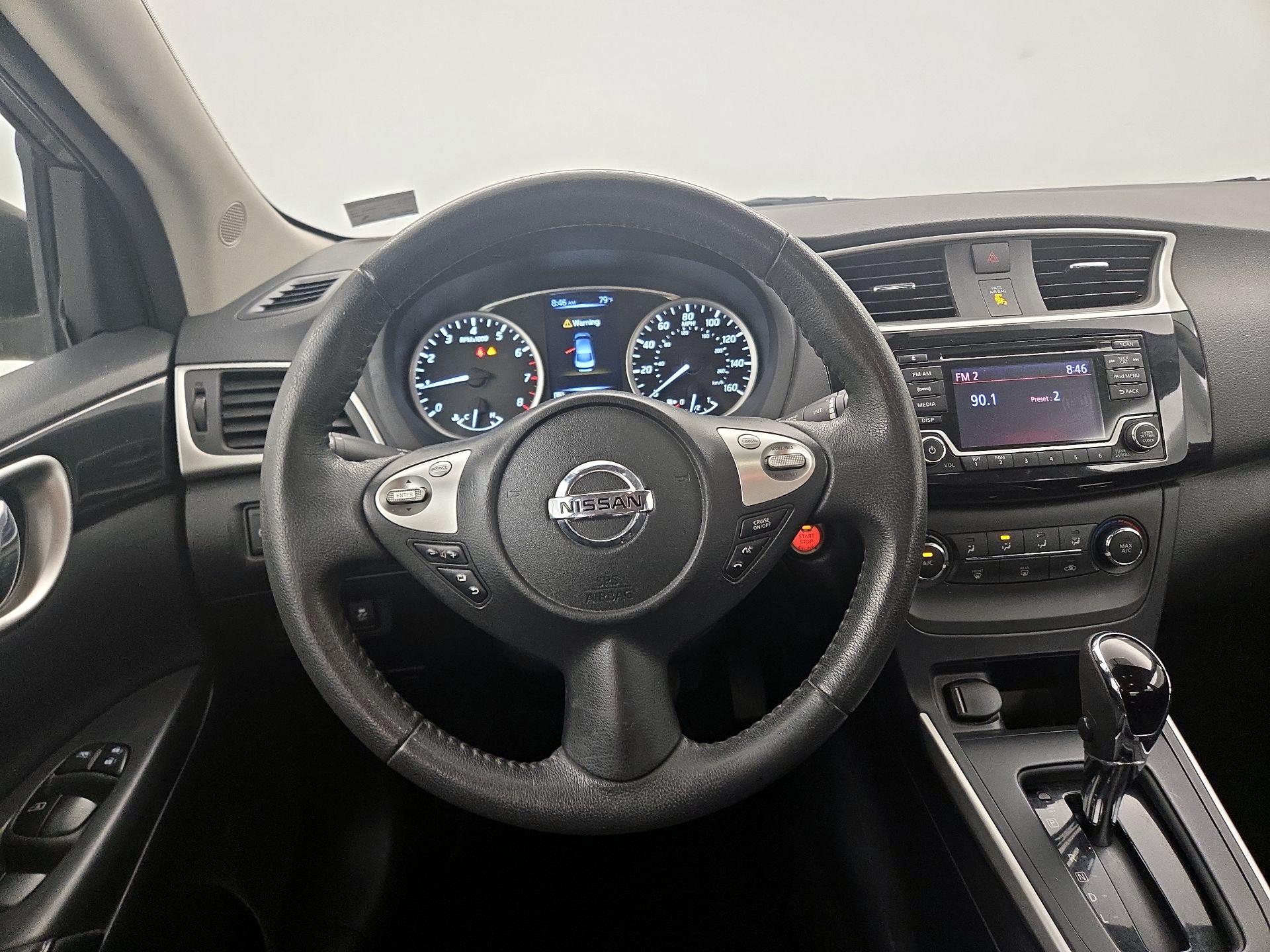 Thumbnail: 2017 Nissan Sentra - 10