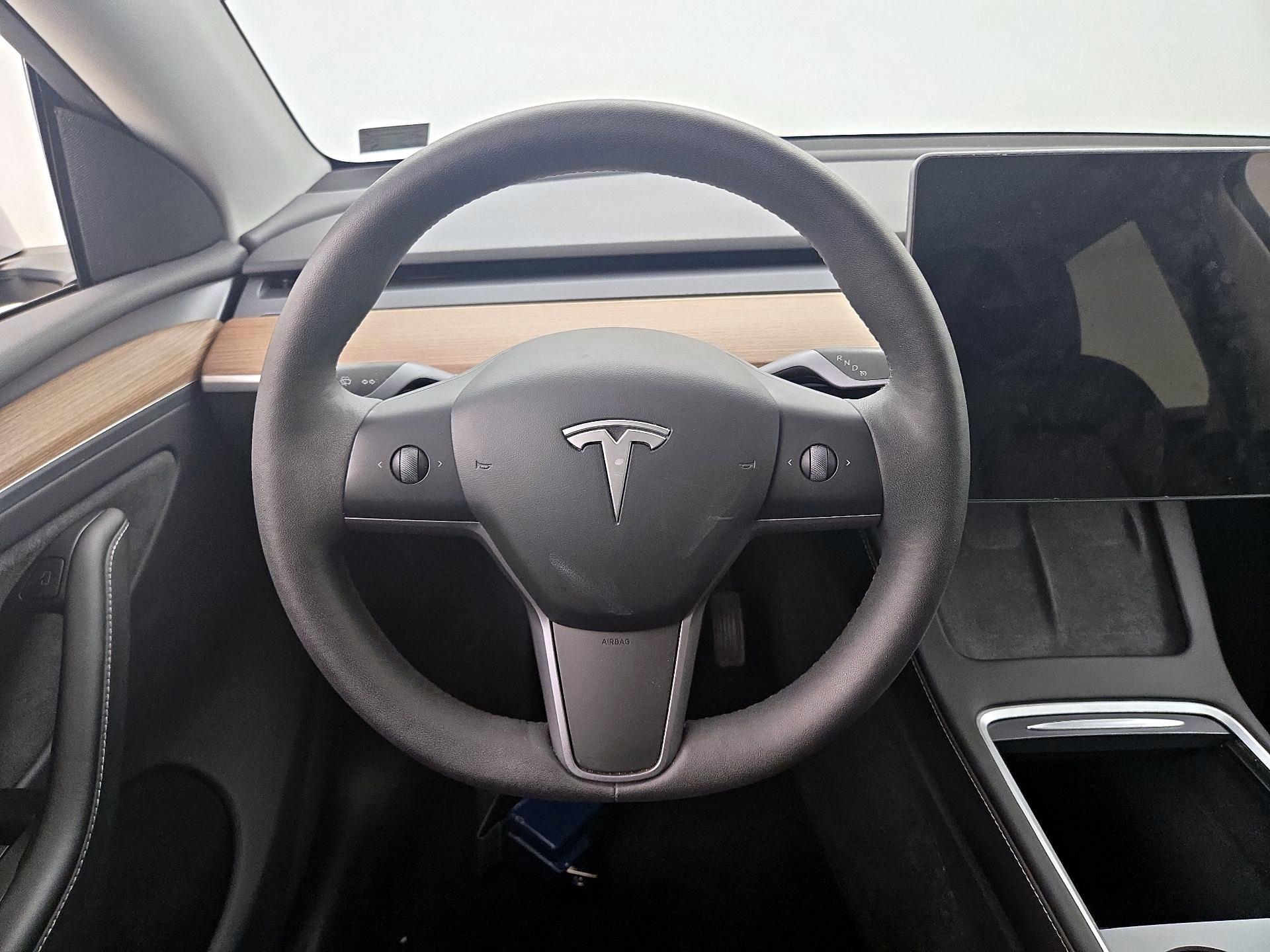 Thumbnail: 2023 Tesla Model Y - 10