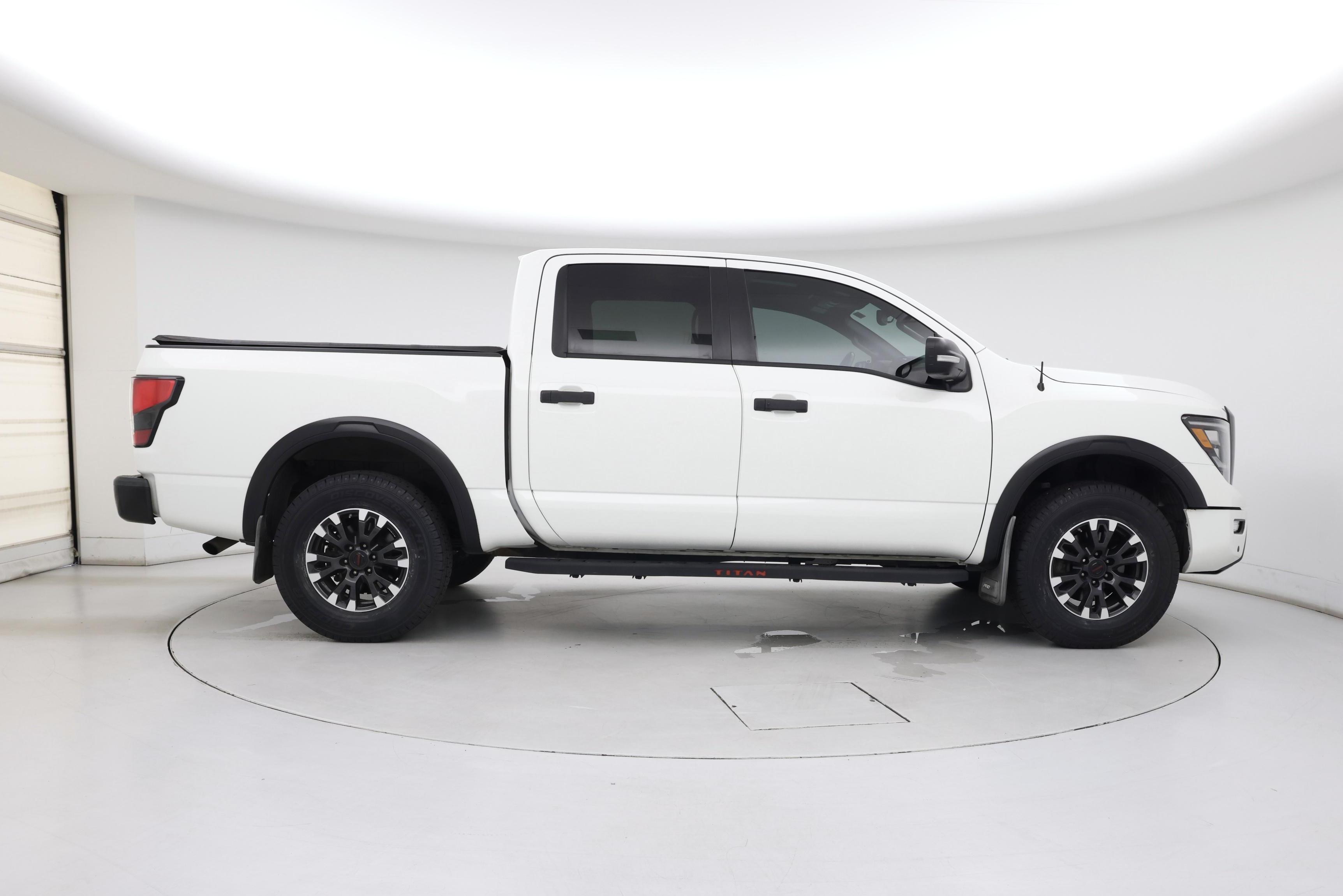 Thumbnail: 2020 Nissan Titan - 7