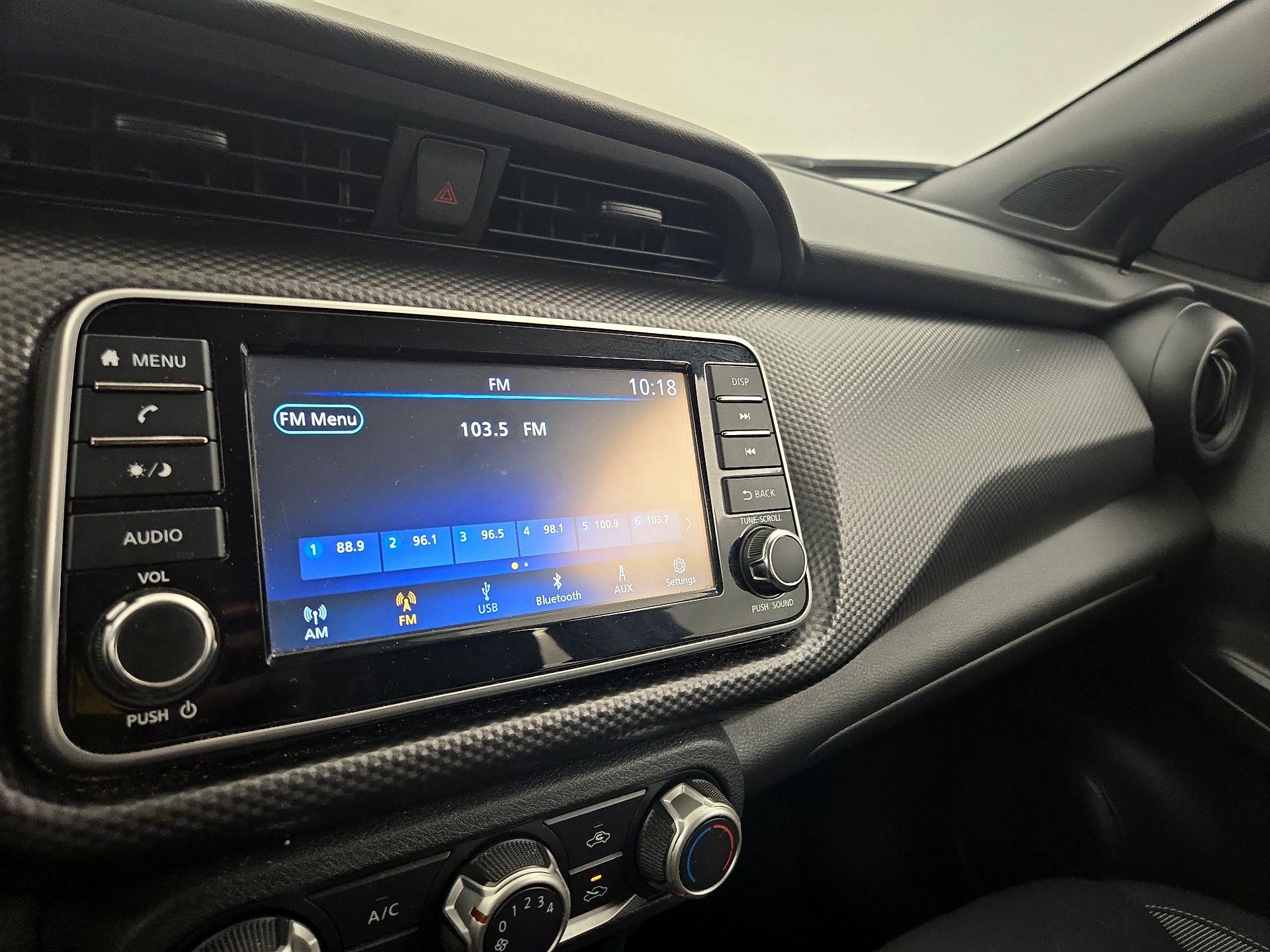 Thumbnail: 2018 Nissan Kicks - 15
