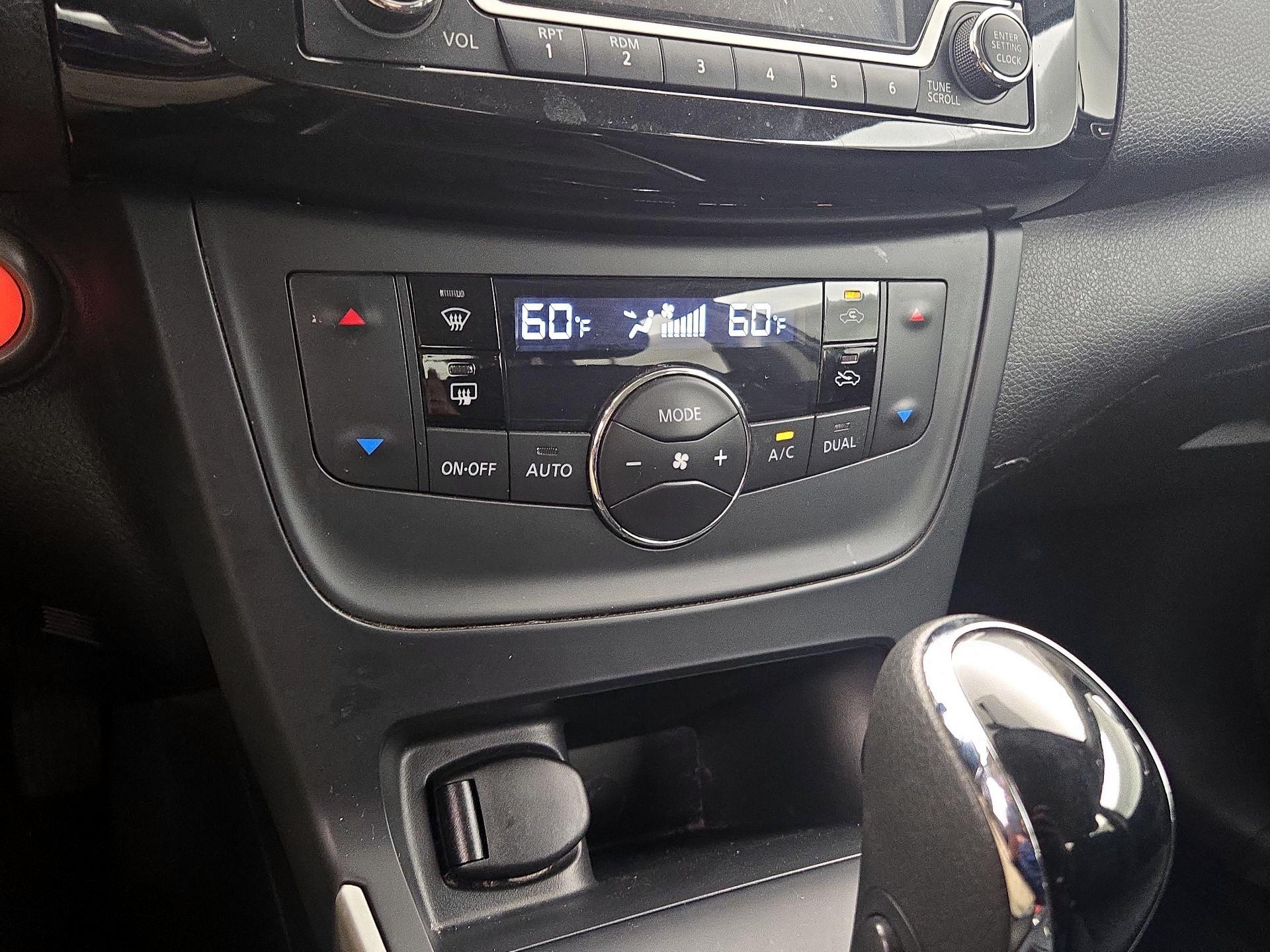 Thumbnail: 2018 Nissan Sentra - 16