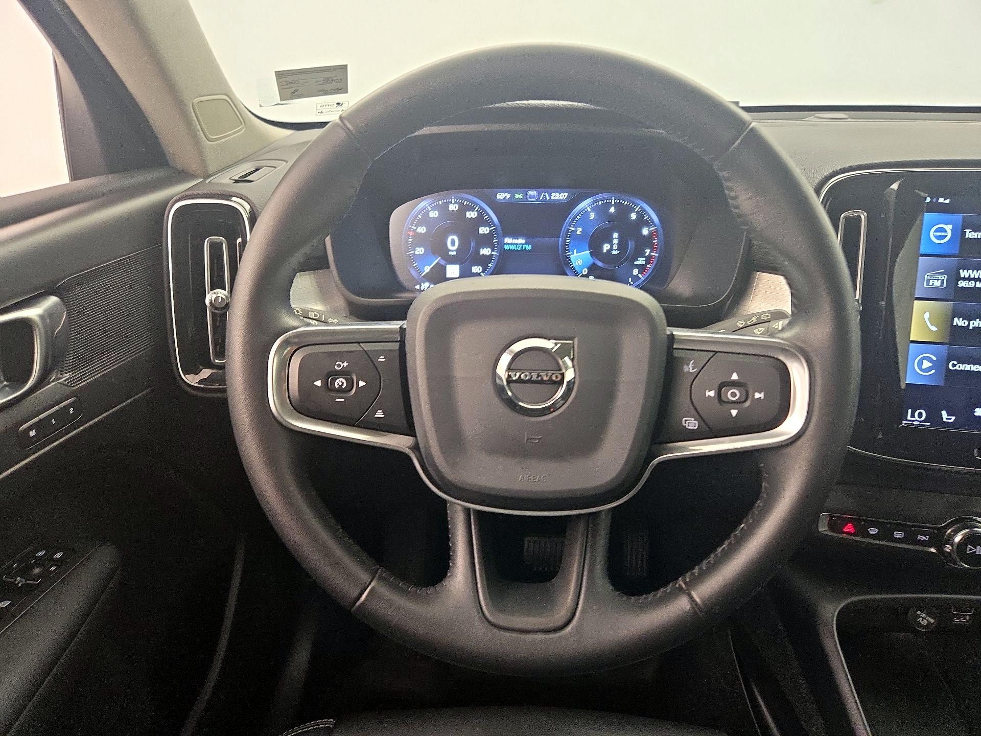 Thumbnail: 2019 Volvo XC40 - 10