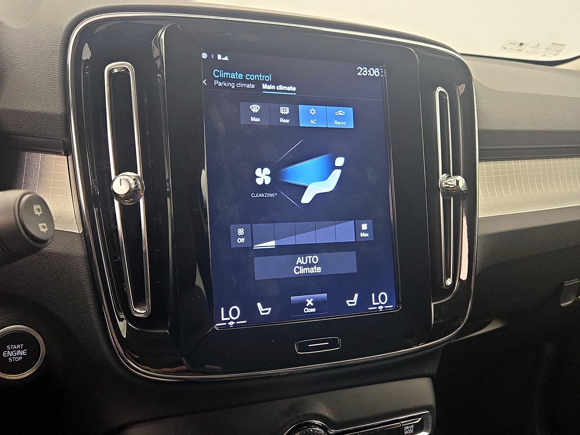 Thumbnail: 2019 Volvo XC40 - 16
