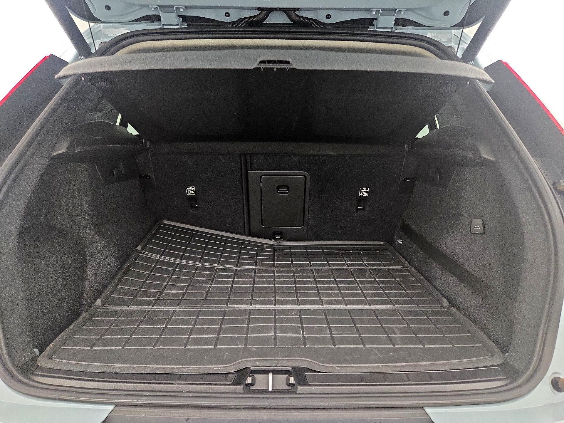 Thumbnail: 2019 Volvo XC40 - 20