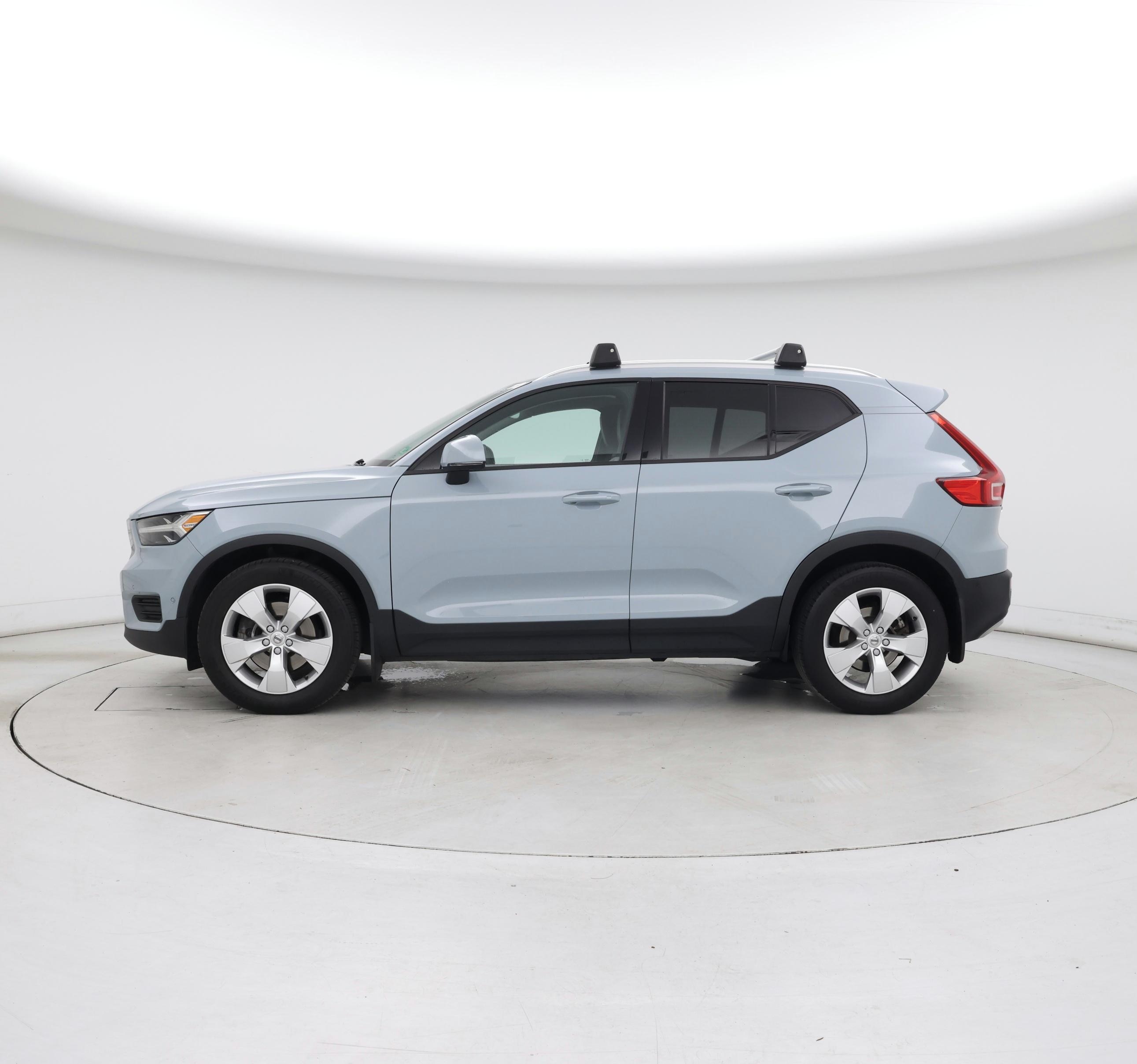 Thumbnail: 2019 Volvo XC40 - 3