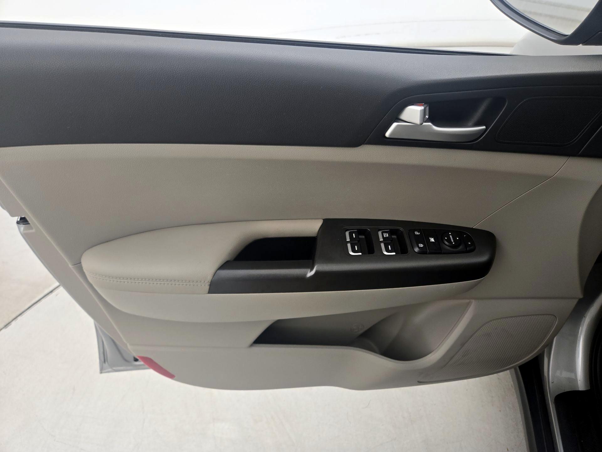 Thumbnail: 2021 Kia Sportage - 12