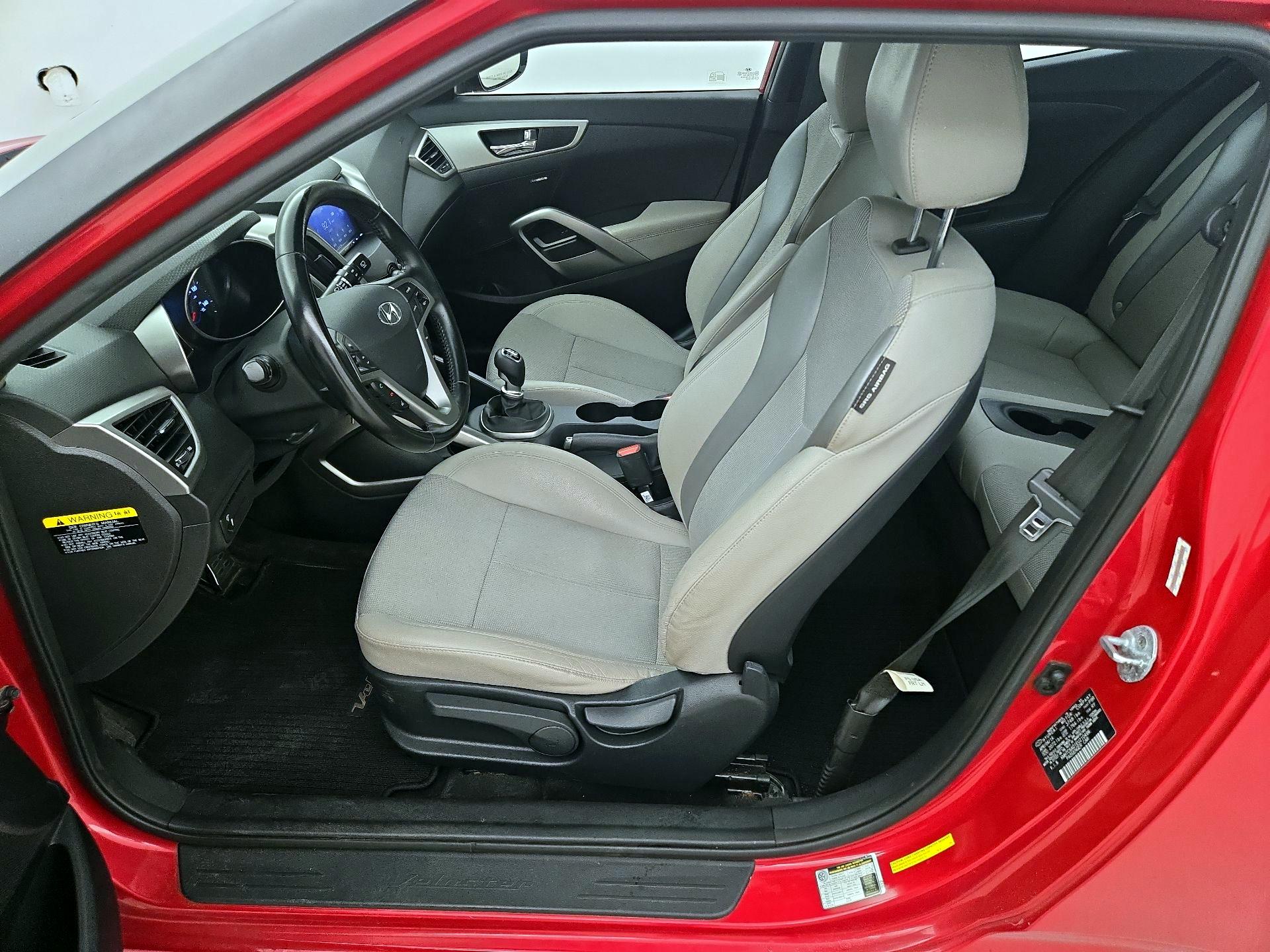 Thumbnail: 2014 Hyundai Veloster - 11