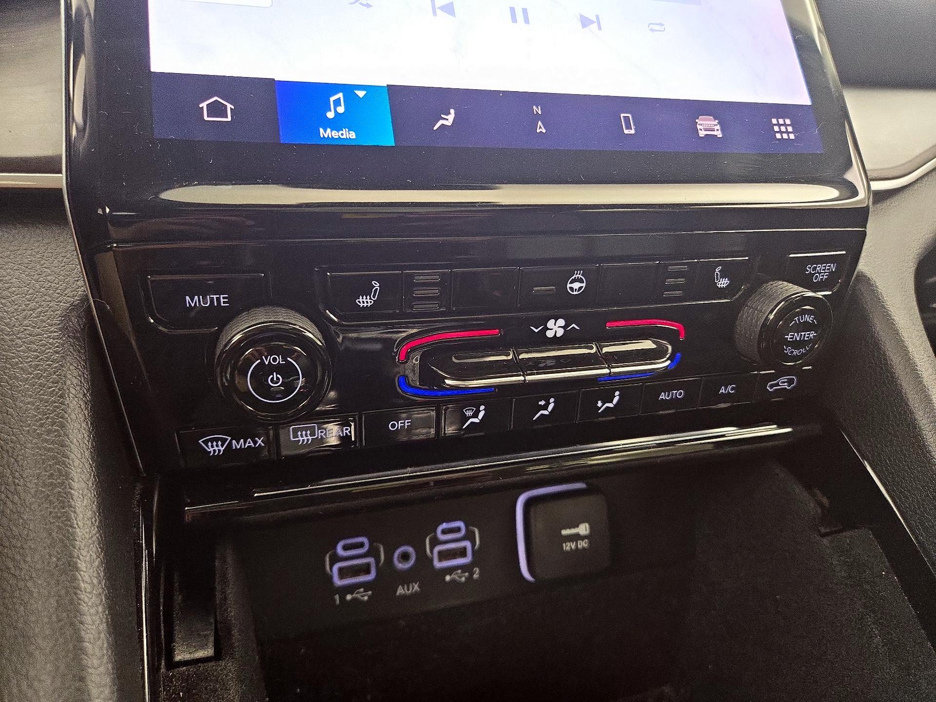 Thumbnail: 2022 Jeep Grand Cherokee L - 17