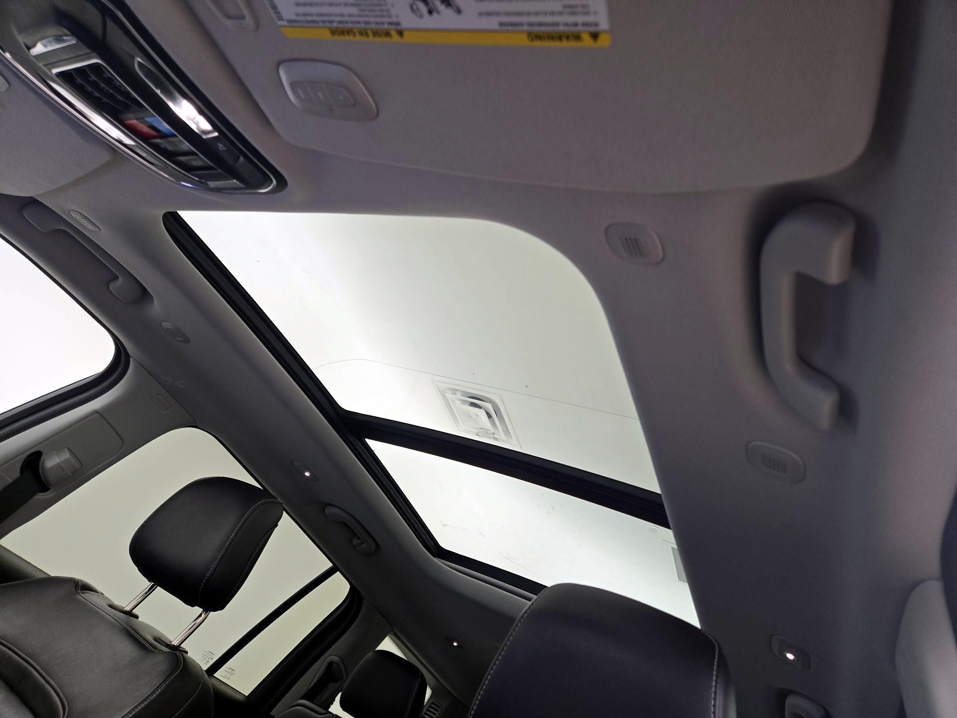 Thumbnail: 2022 Jeep Grand Cherokee L - 20