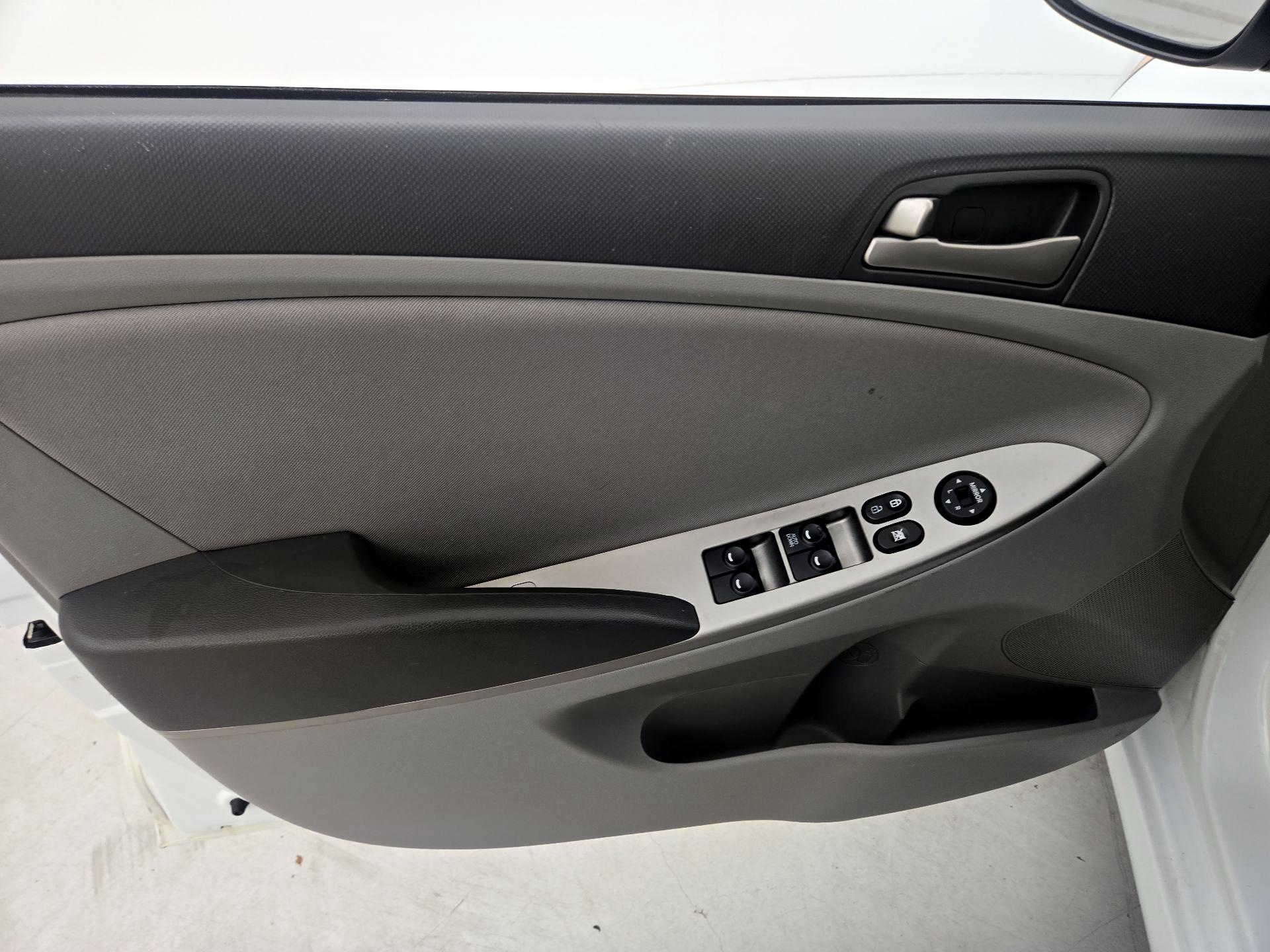 Thumbnail: 2016 Hyundai Accent - 12