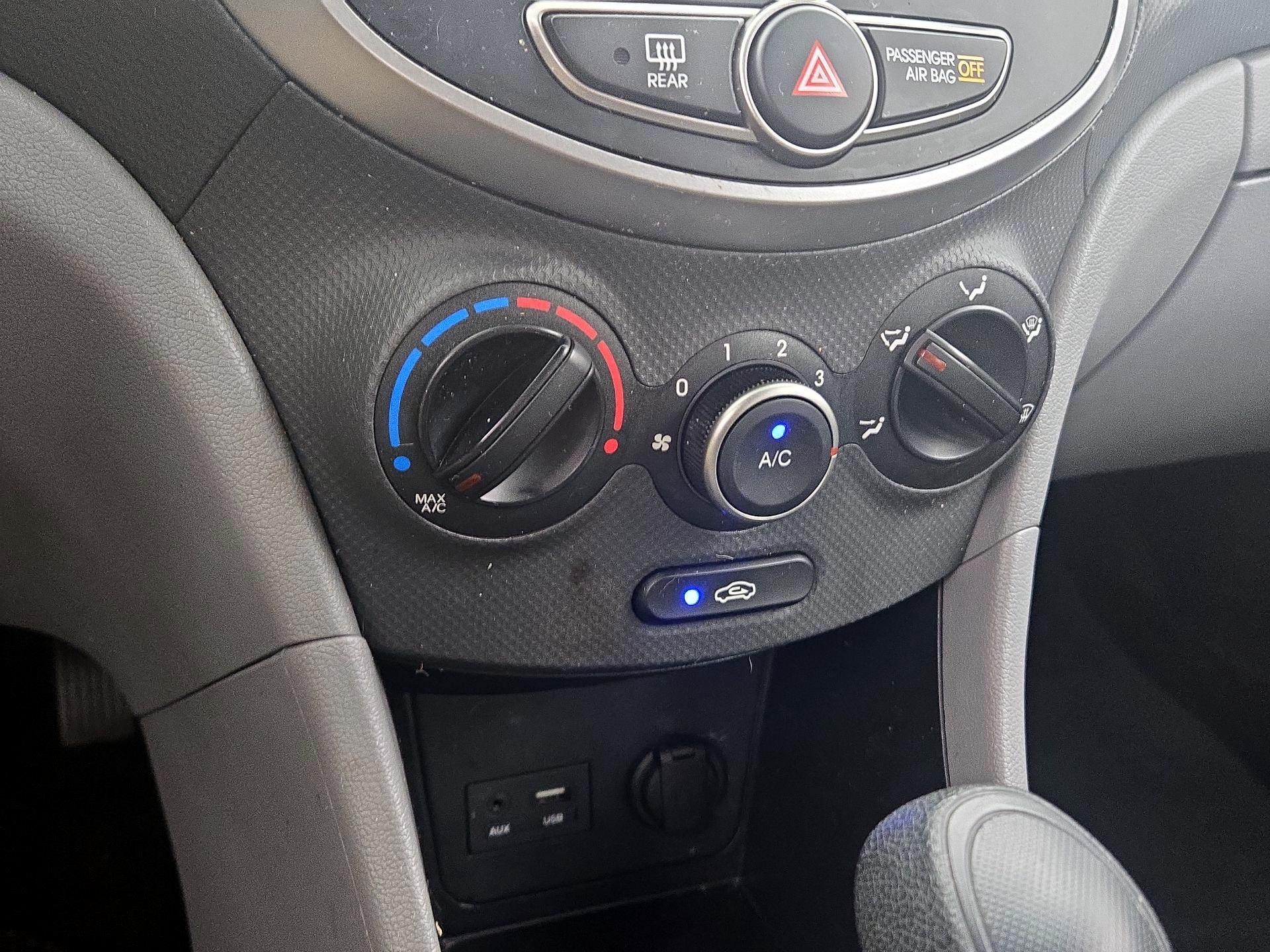 Thumbnail: 2016 Hyundai Accent - 15
