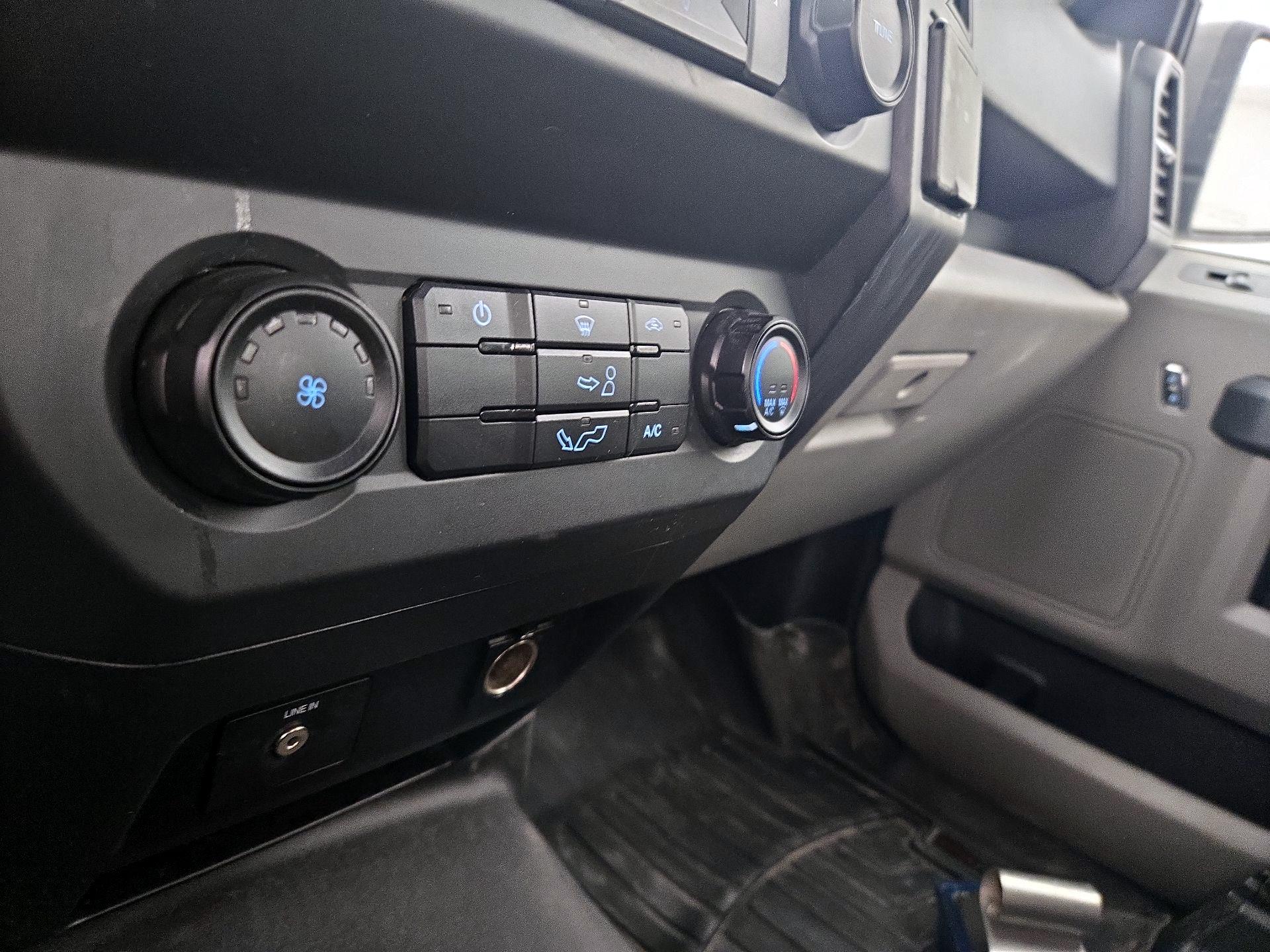 Thumbnail: 2019 Ford F-150 - 16