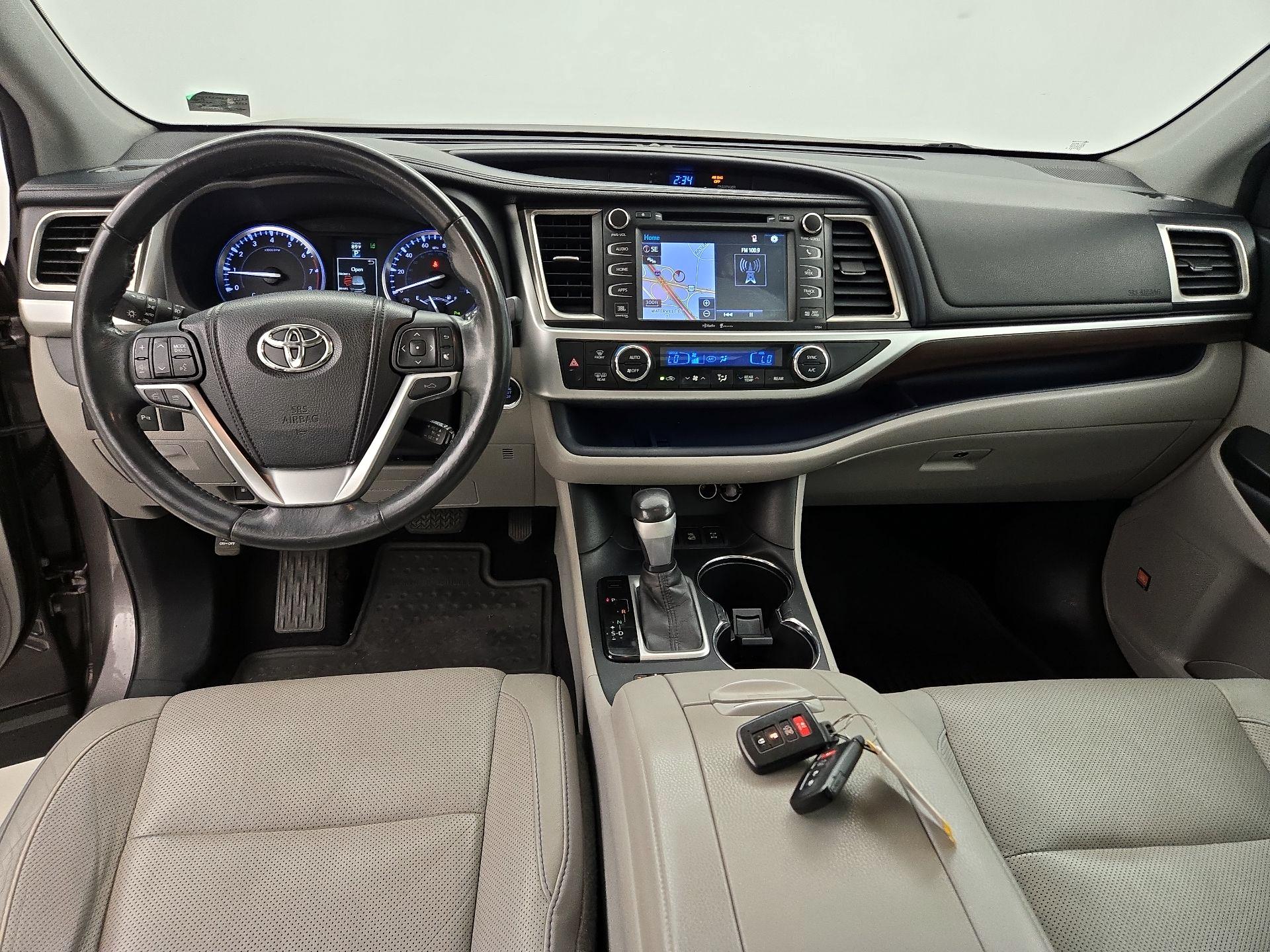 Thumbnail: 2014 Toyota Highlander - 9
