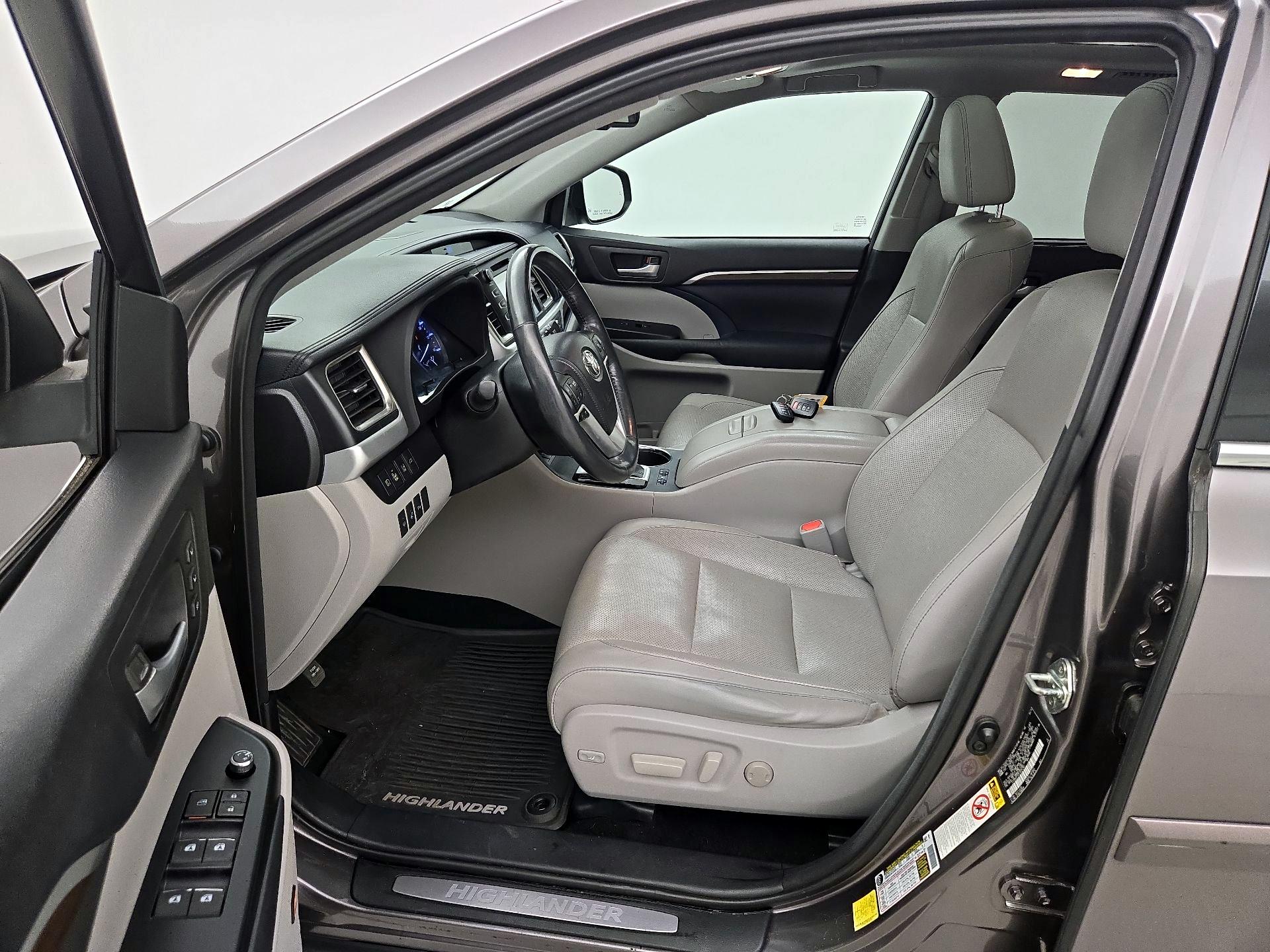 Thumbnail: 2014 Toyota Highlander - 11