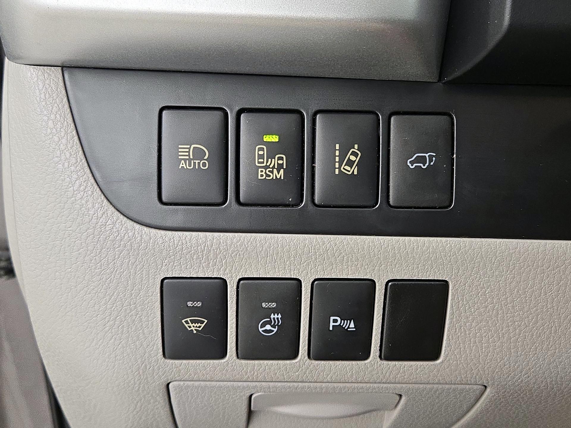 Thumbnail: 2014 Toyota Highlander - 13