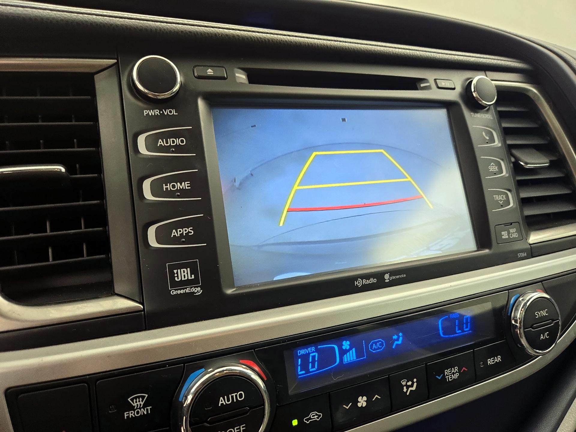 Thumbnail: 2014 Toyota Highlander - 15