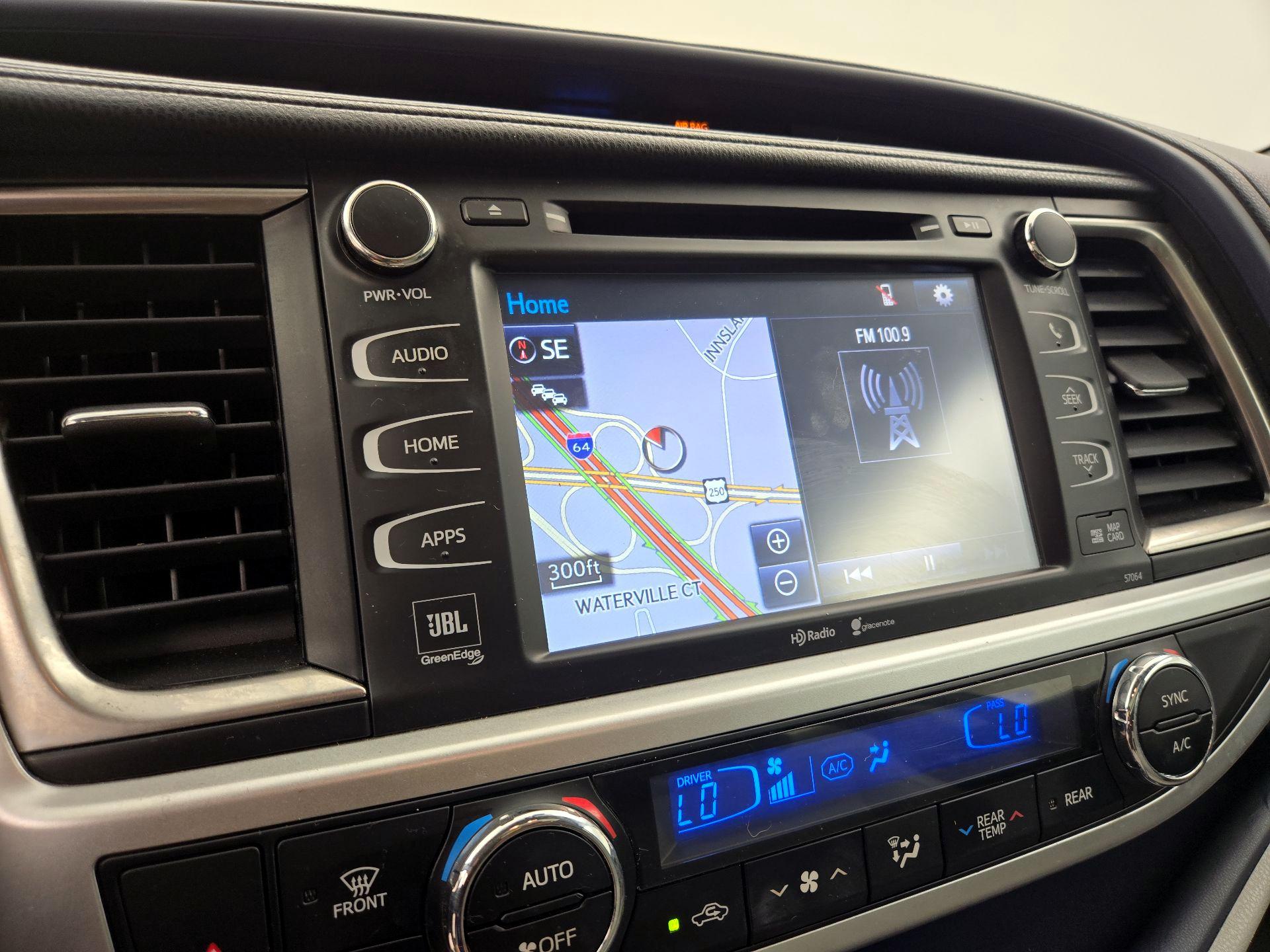 Thumbnail: 2014 Toyota Highlander - 16