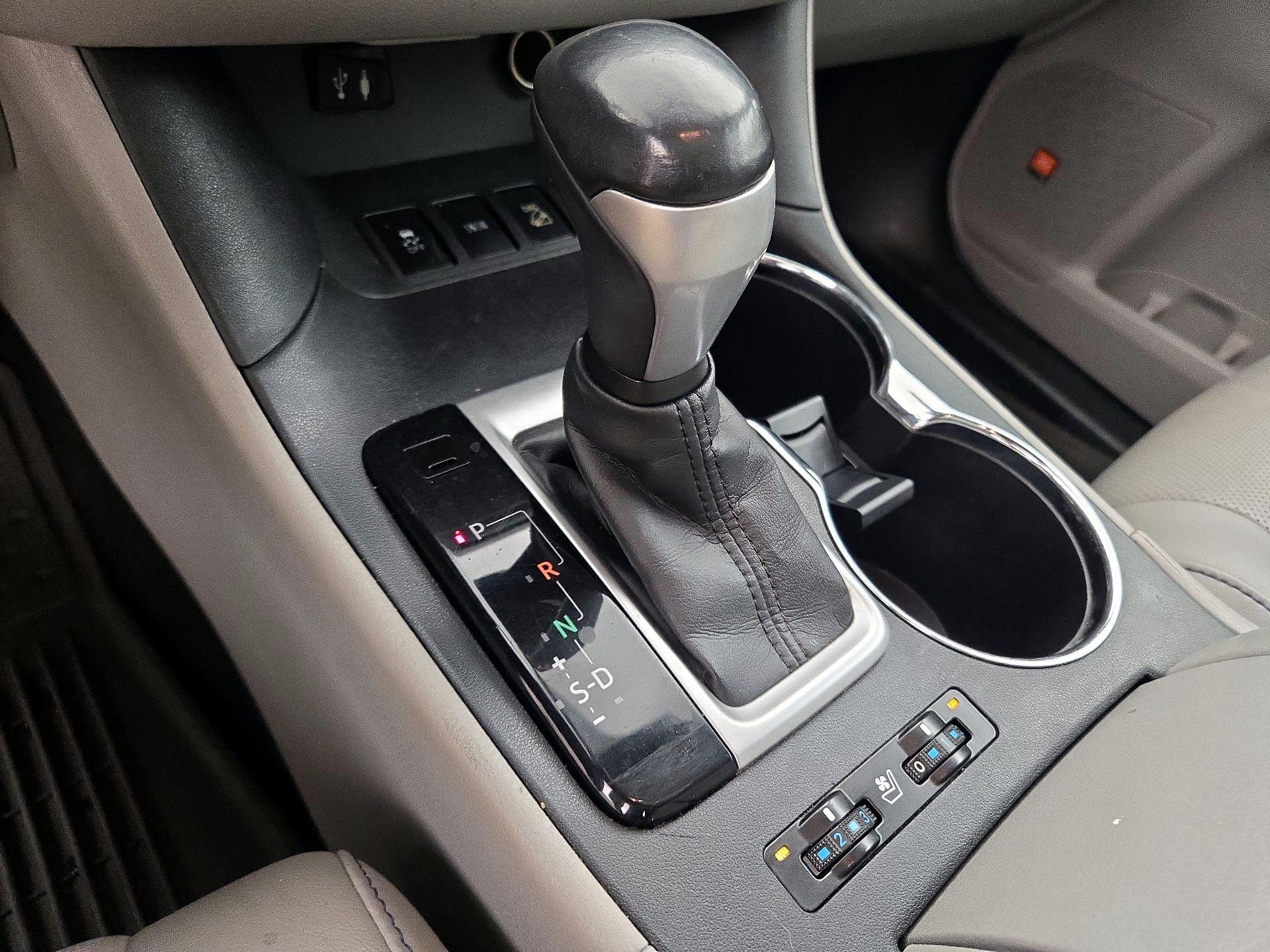 Thumbnail: 2014 Toyota Highlander - 18