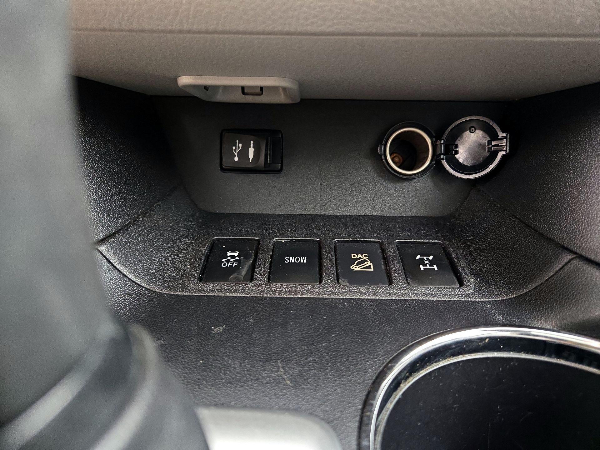 Thumbnail: 2014 Toyota Highlander - 19