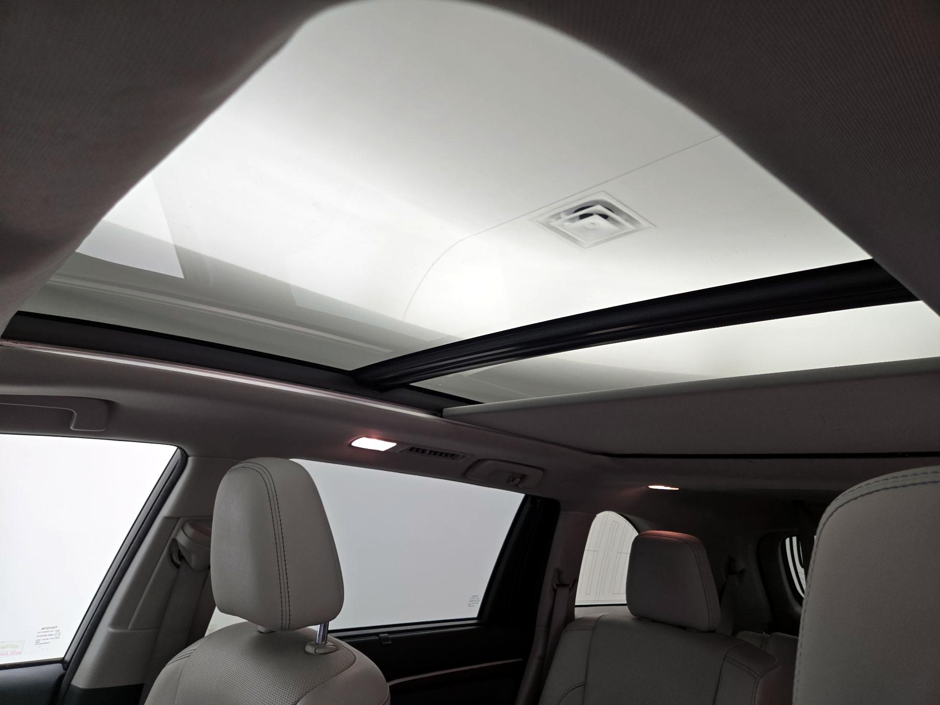 Thumbnail: 2014 Toyota Highlander - 20