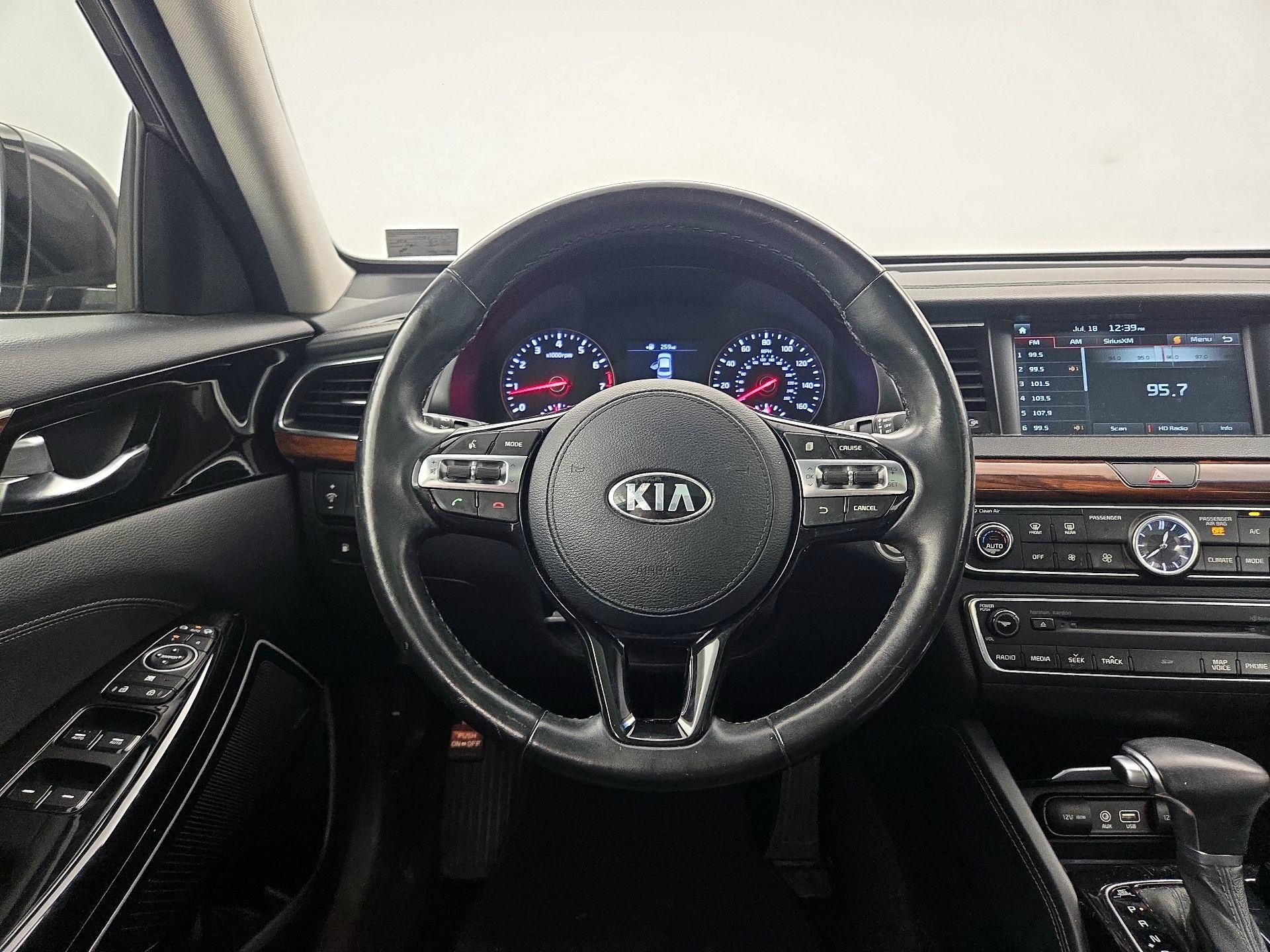 Thumbnail: 2017 Kia Cadenza - 10