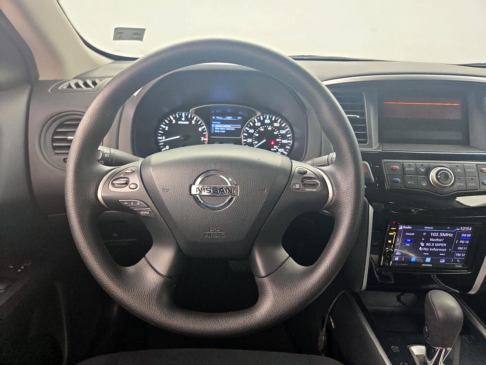 Thumbnail: 2014 Nissan Pathfinder - 10