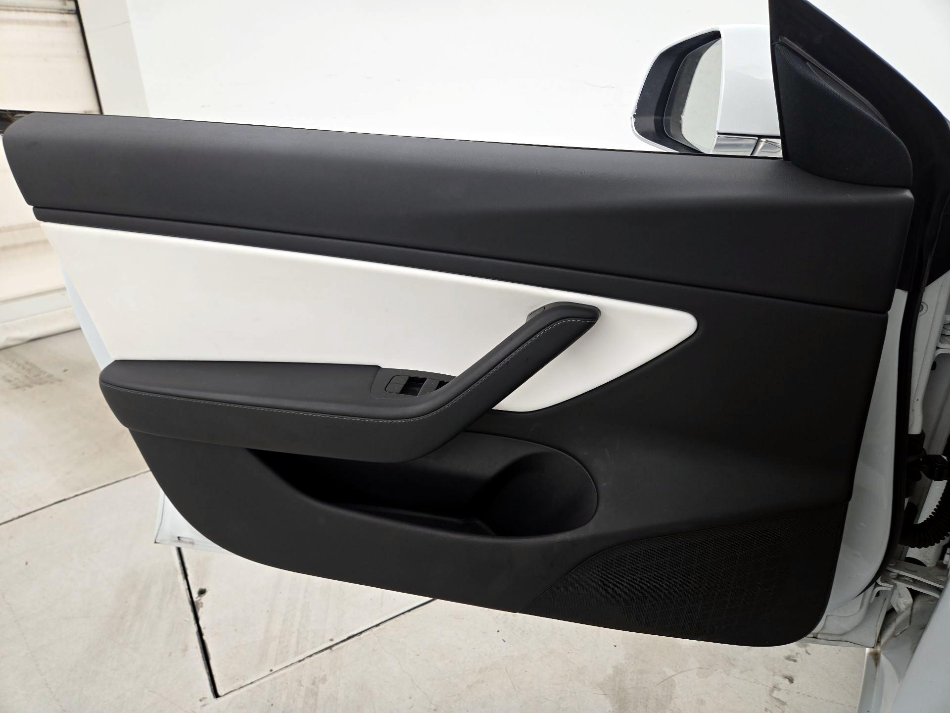 Thumbnail: 2018 Tesla Model 3 - 12