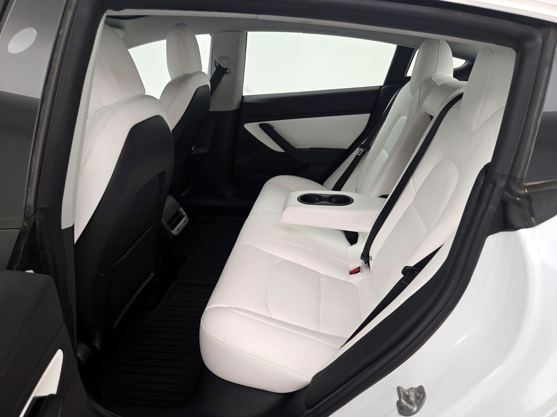 Thumbnail: 2018 Tesla Model 3 - 20