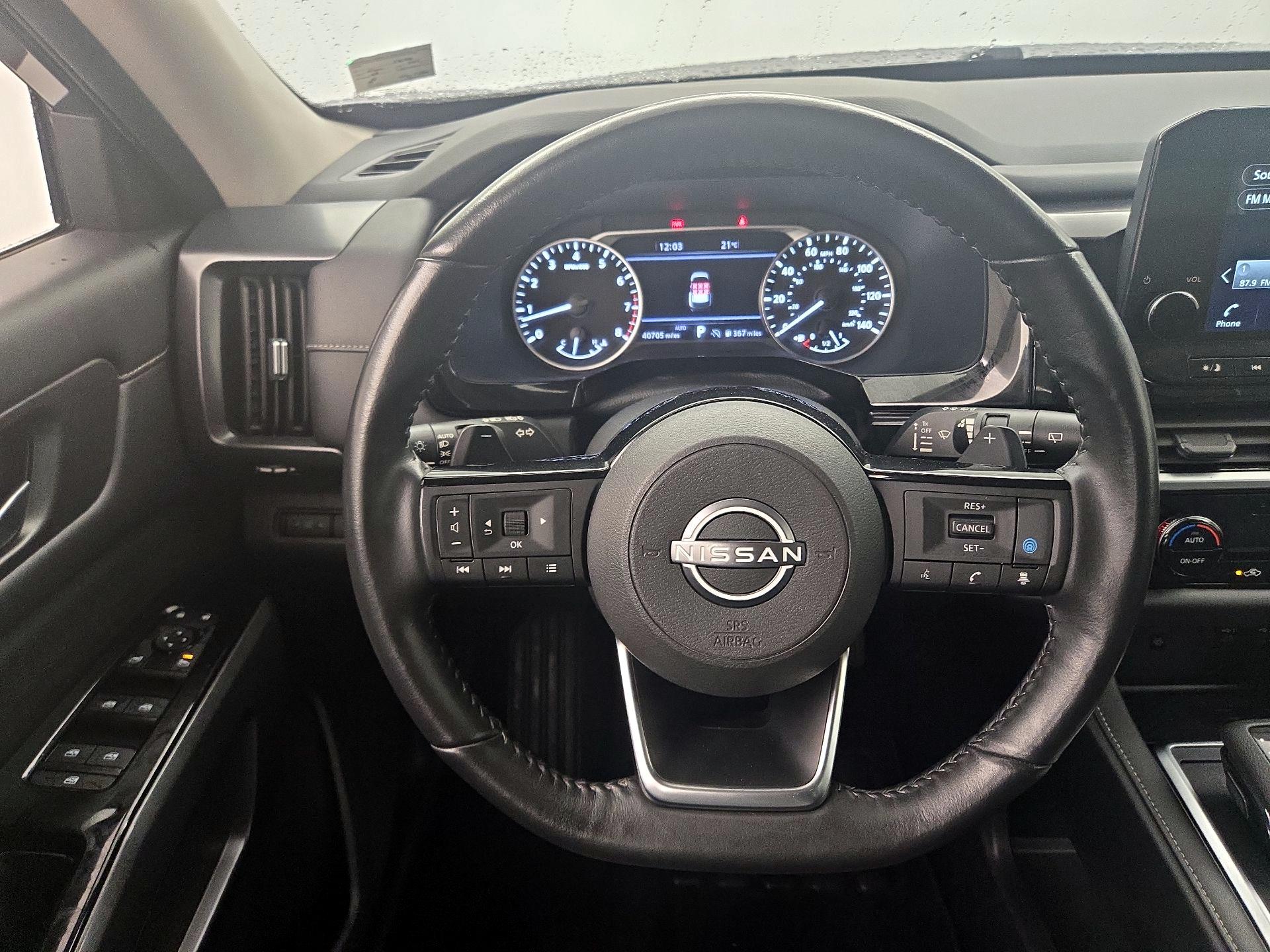 Thumbnail: 2023 Nissan Pathfinder - 10