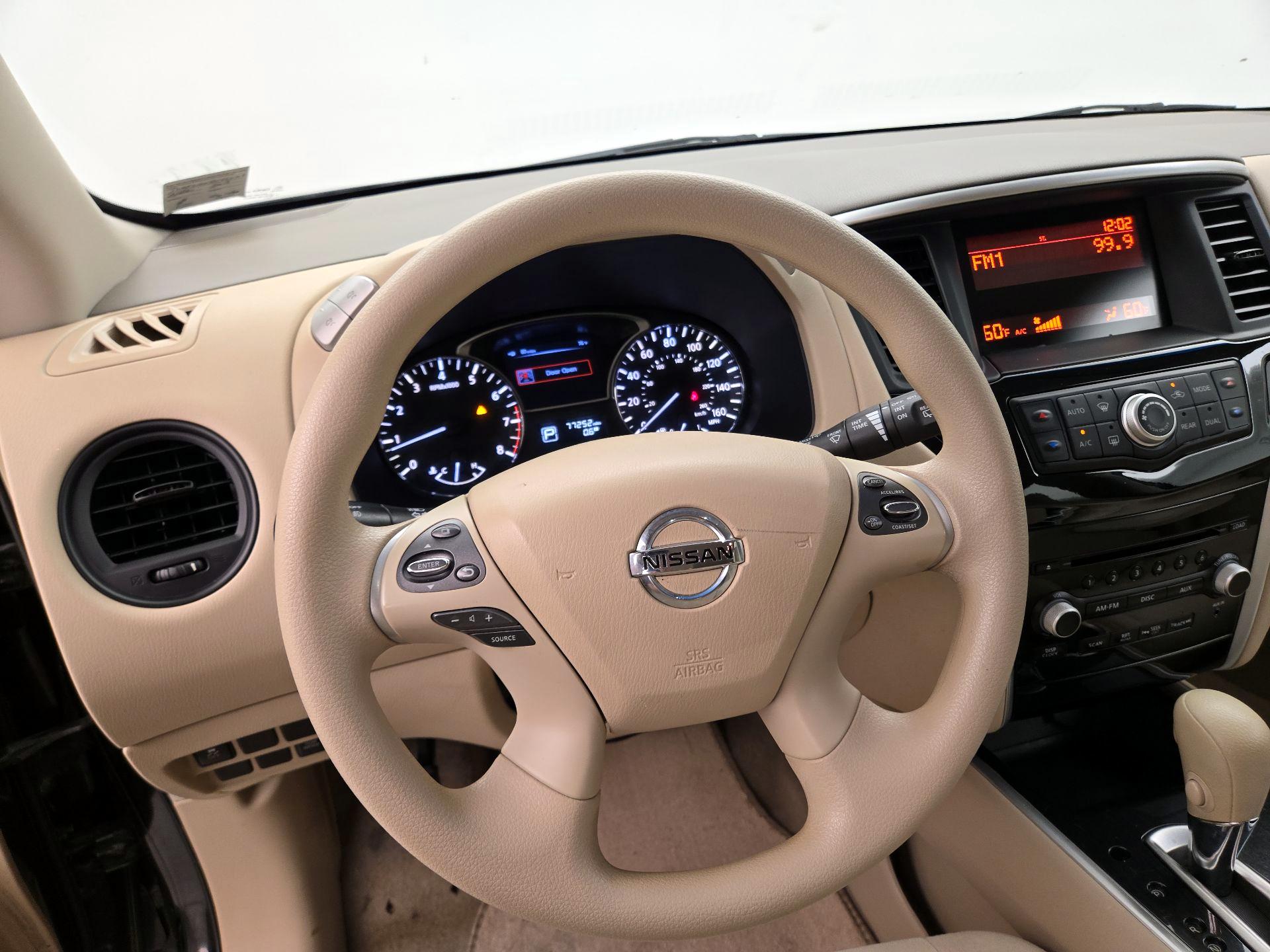 Thumbnail: 2013 Nissan Pathfinder - 10