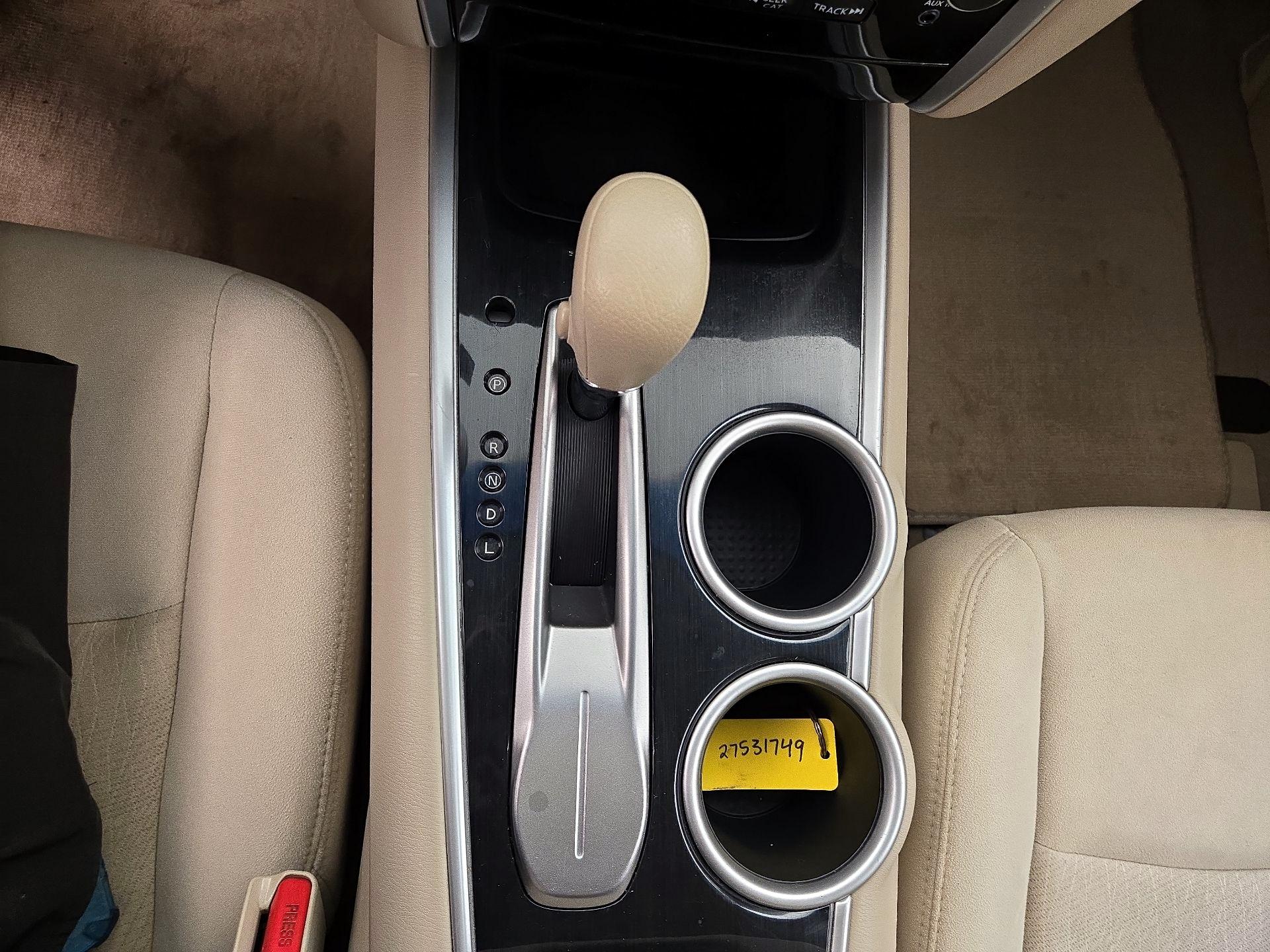 Thumbnail: 2013 Nissan Pathfinder - 16