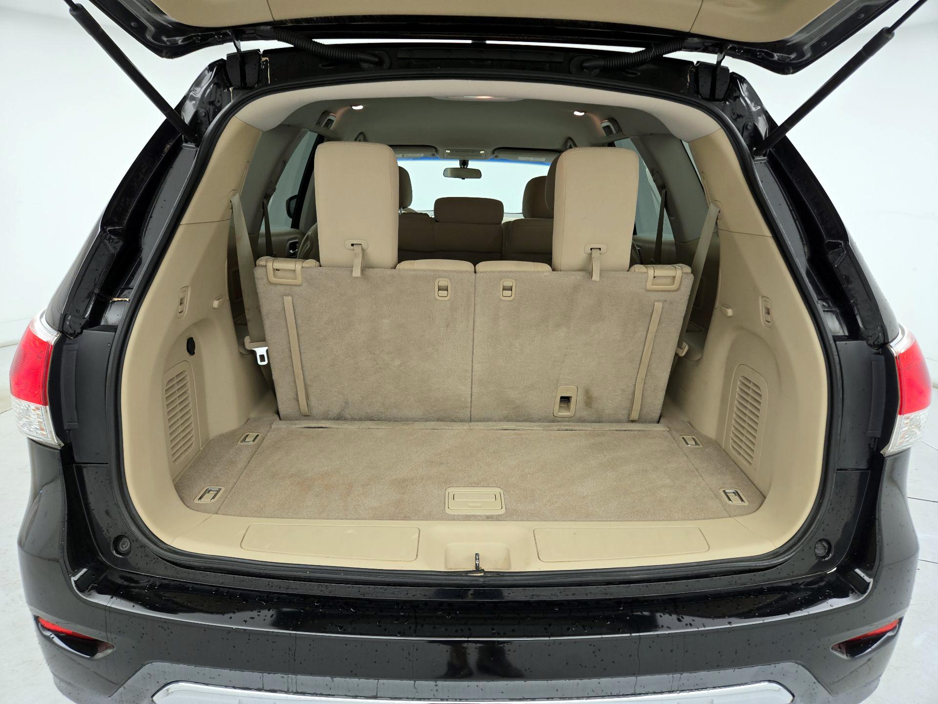 Thumbnail: 2013 Nissan Pathfinder - 20