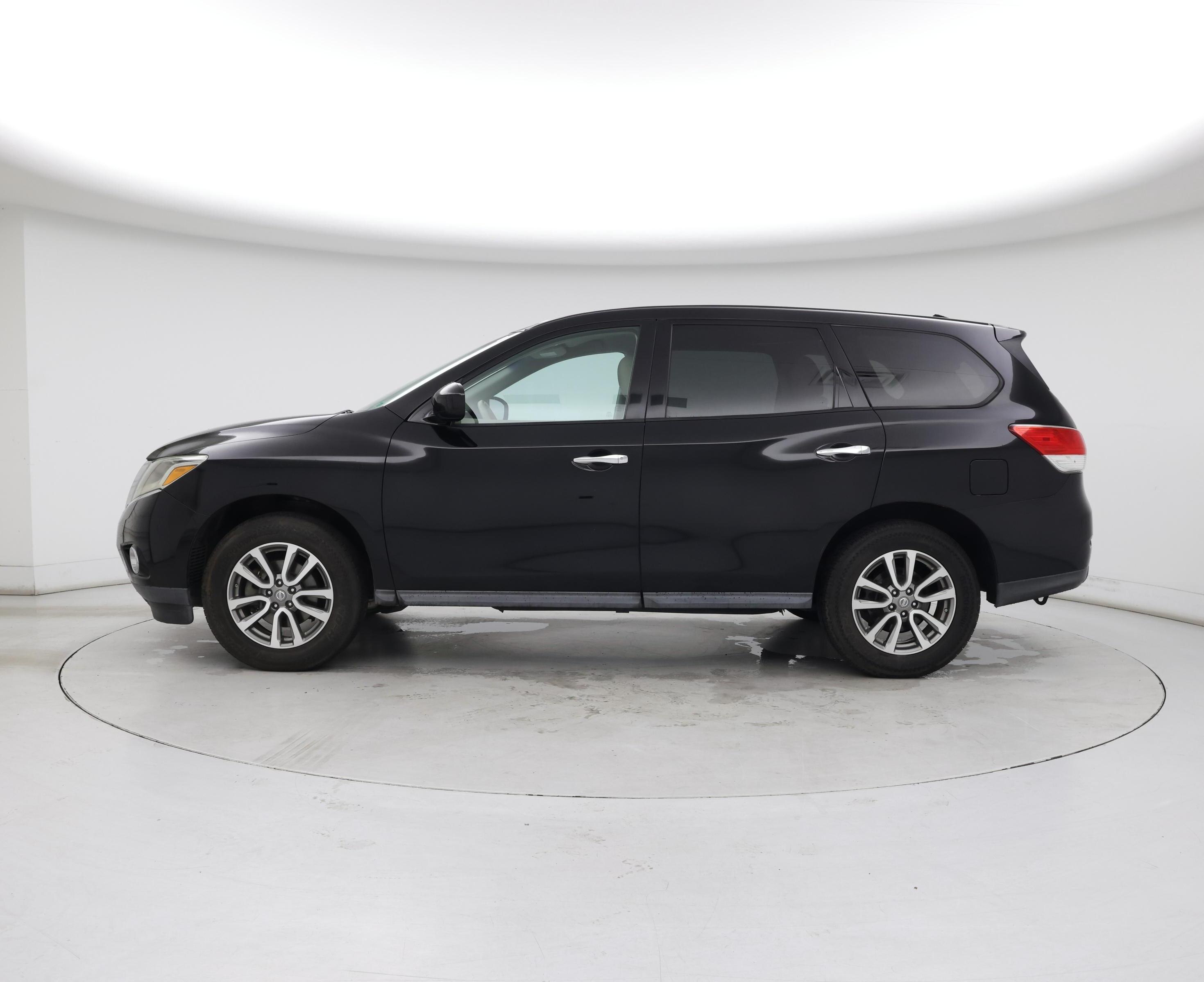 Thumbnail: 2013 Nissan Pathfinder - 3