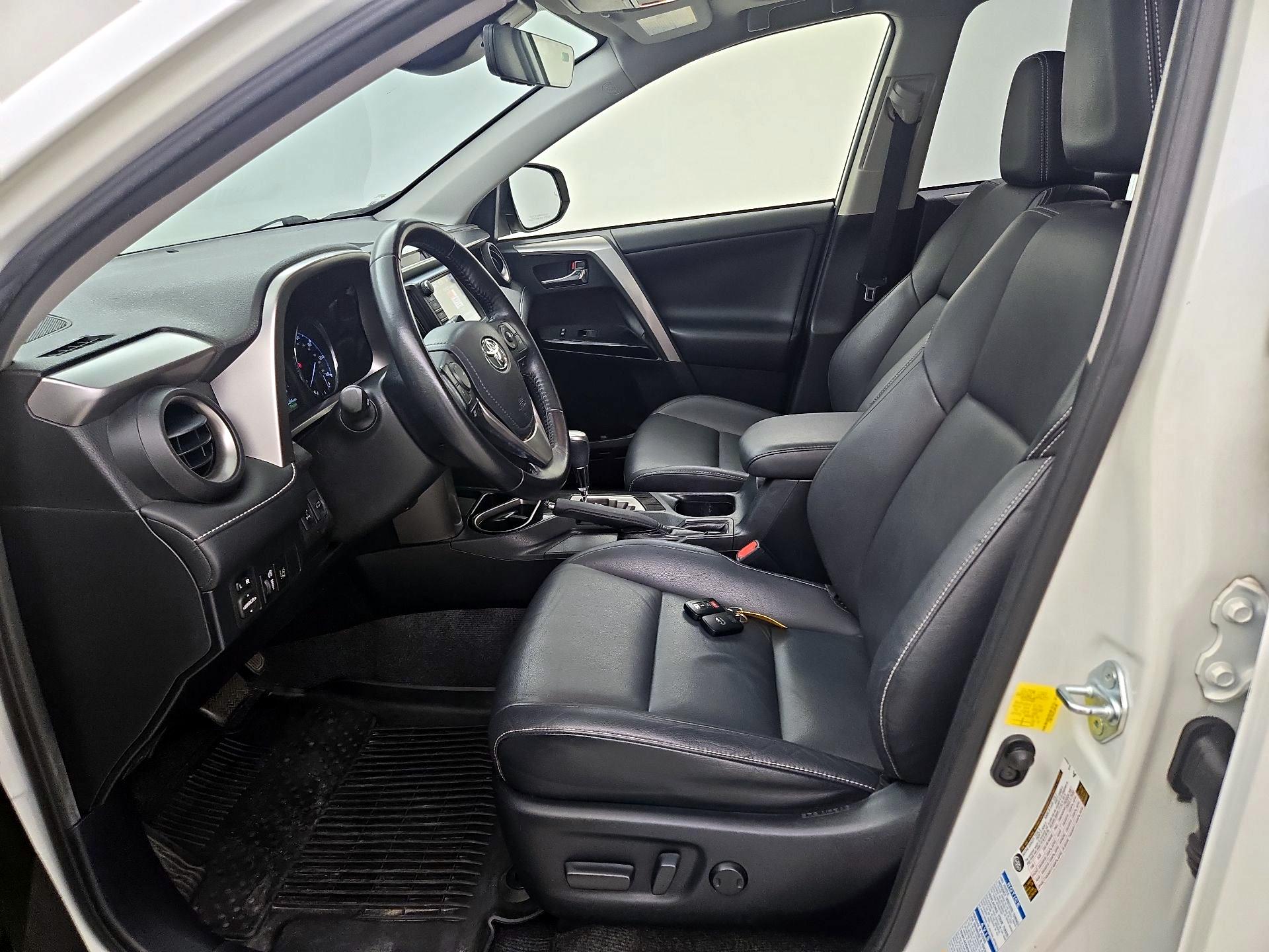 Thumbnail: 2016 Toyota RAV4 - 11