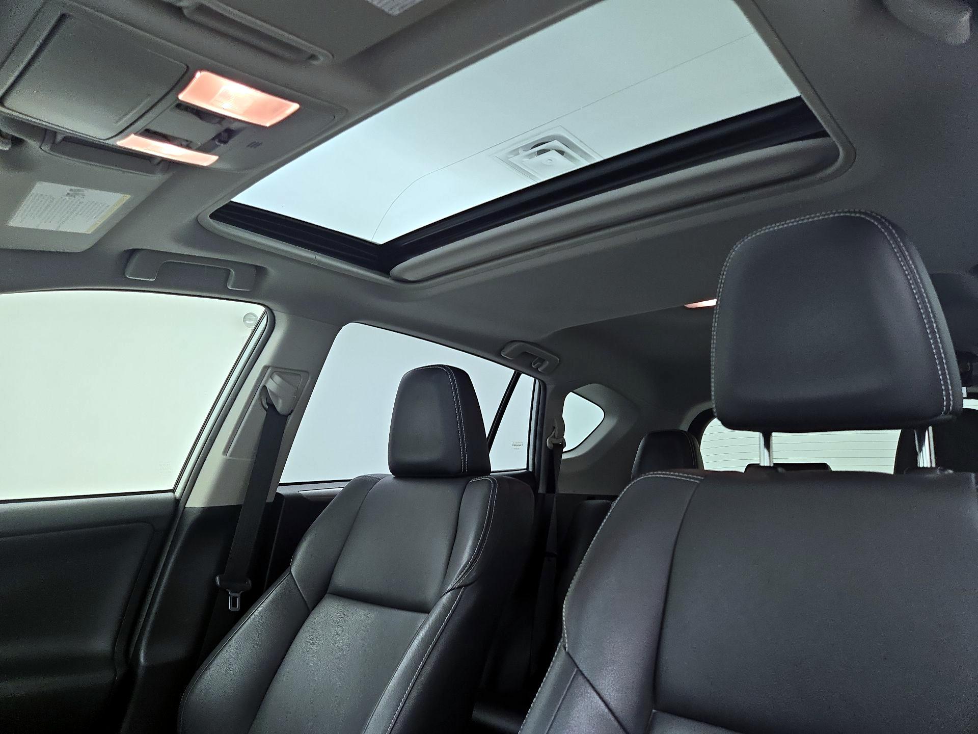 Thumbnail: 2016 Toyota RAV4 - 19