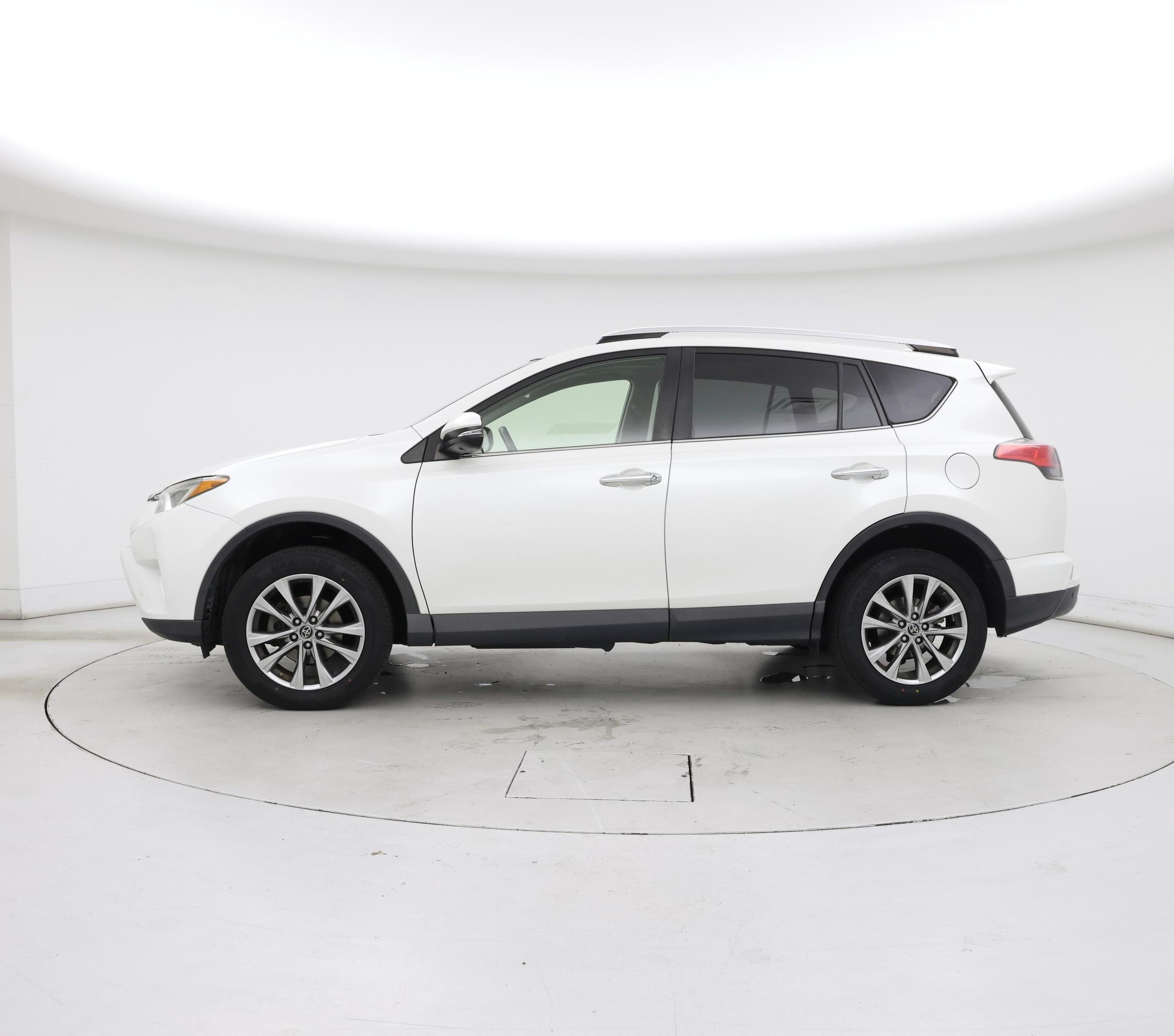 Thumbnail: 2016 Toyota RAV4 - 3