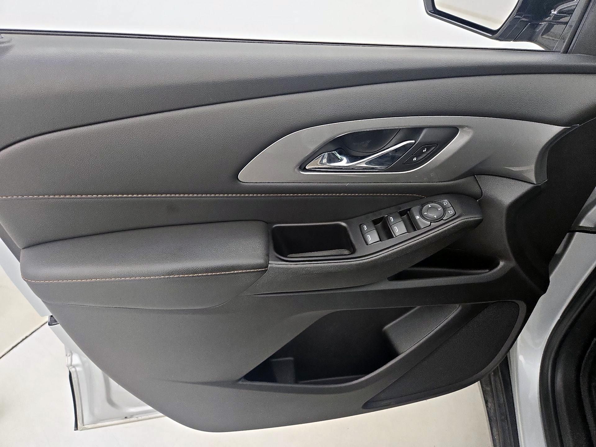 Thumbnail: 2019 Chevrolet Traverse - 12
