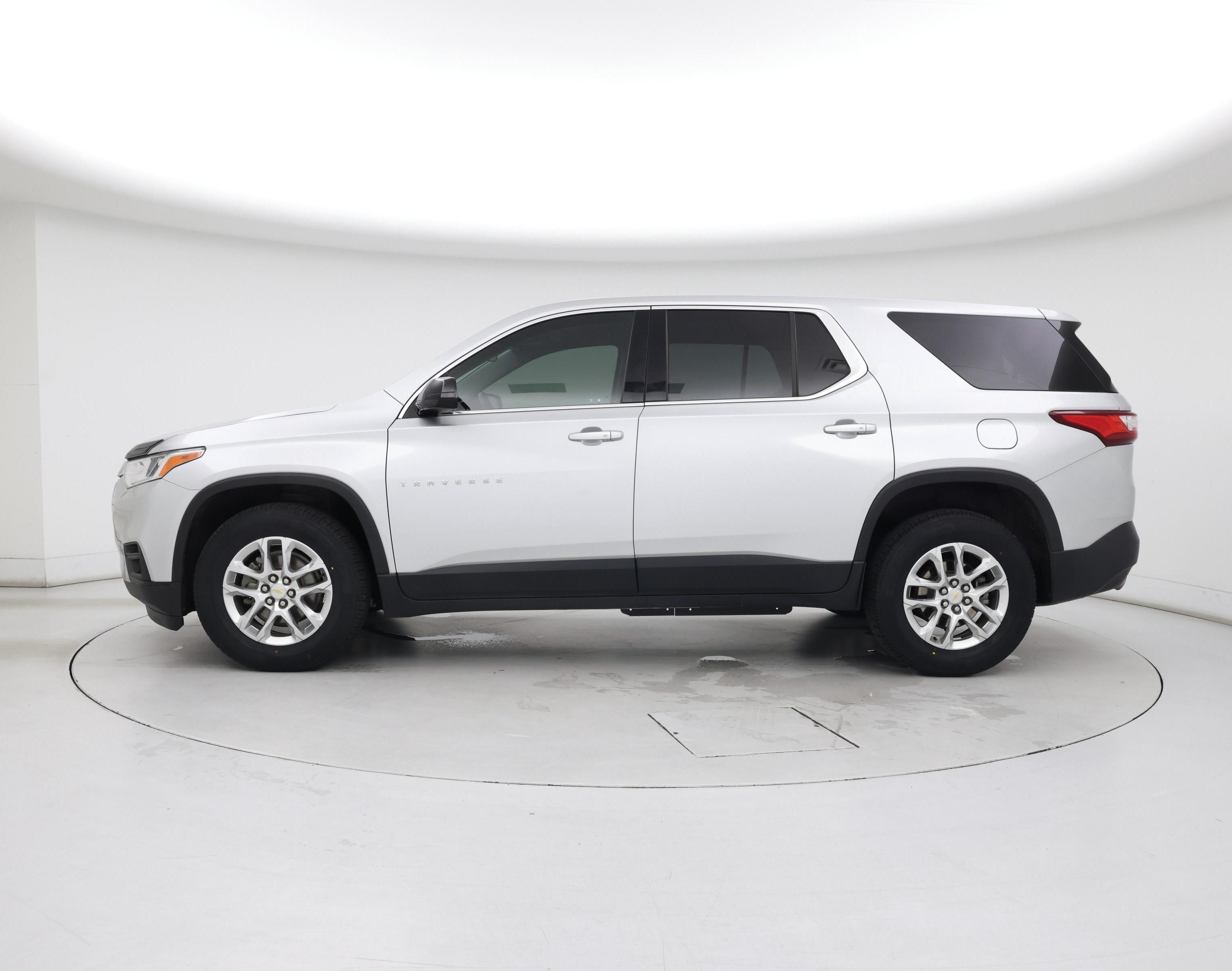 Thumbnail: 2019 Chevrolet Traverse - 3