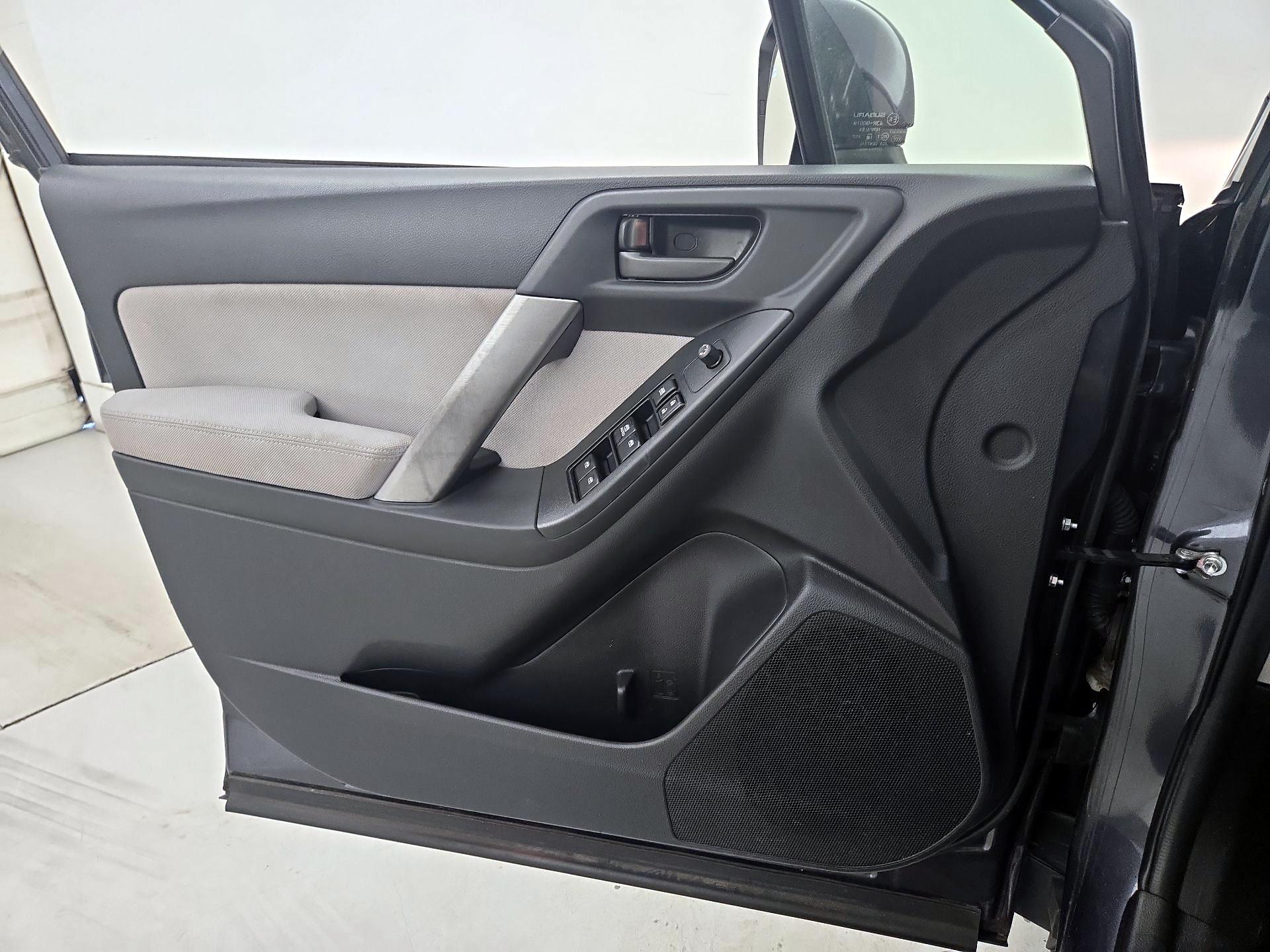 Thumbnail: 2015 Subaru Forester - 12