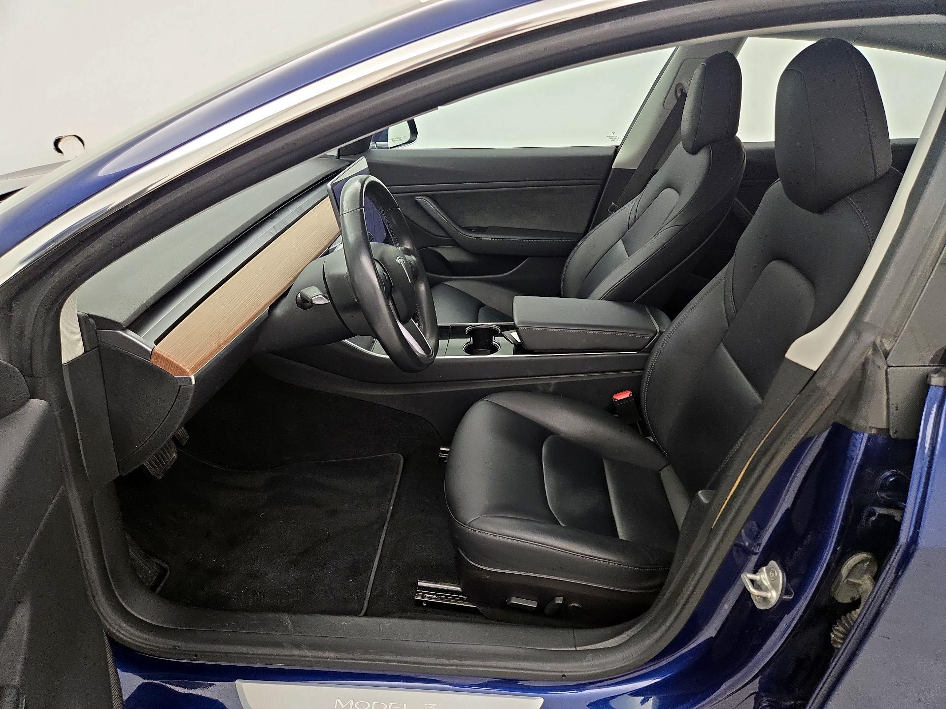 Thumbnail: 2018 Tesla Model 3 - 11