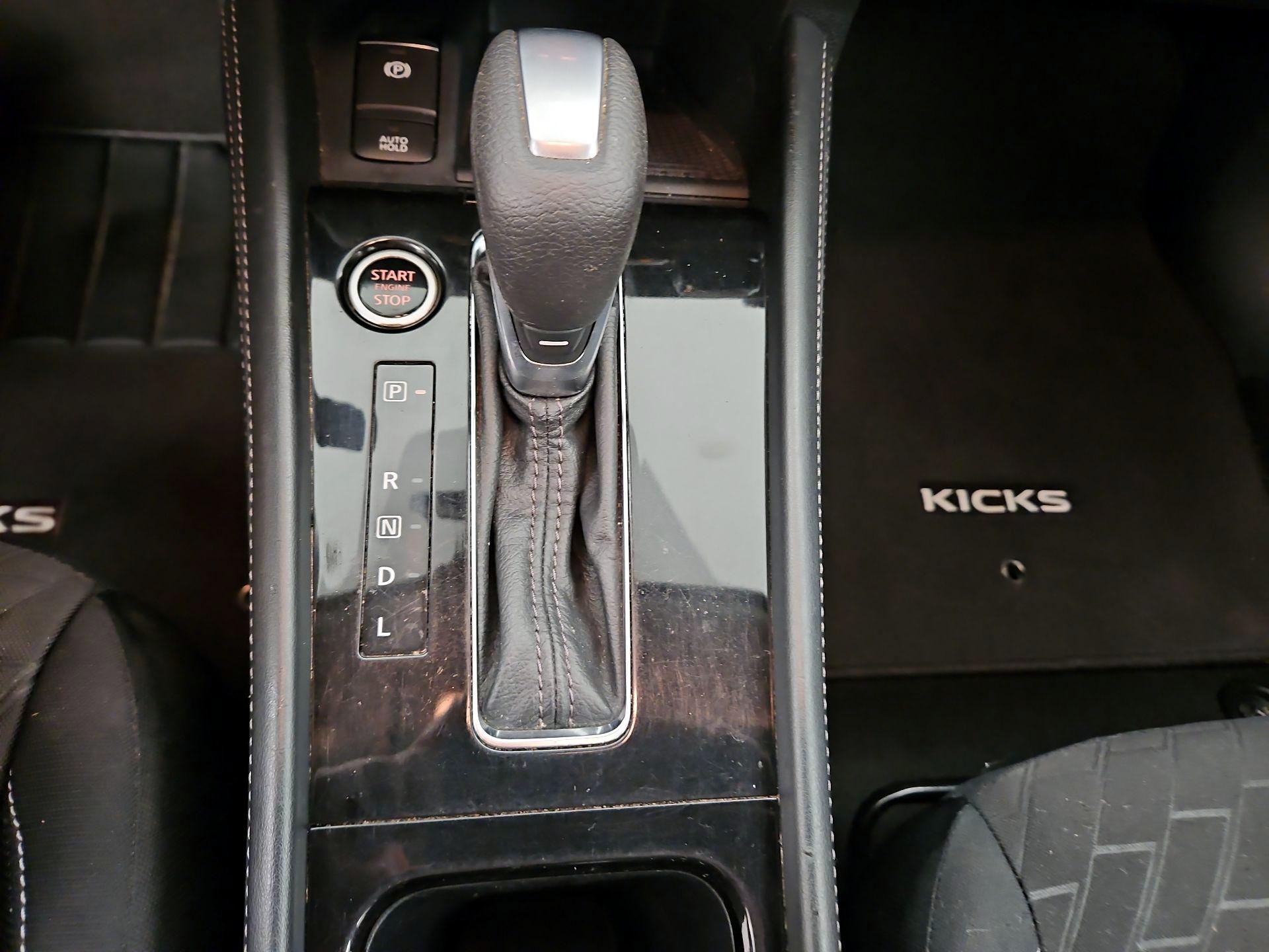 Thumbnail: 2021 Nissan Kicks - 17