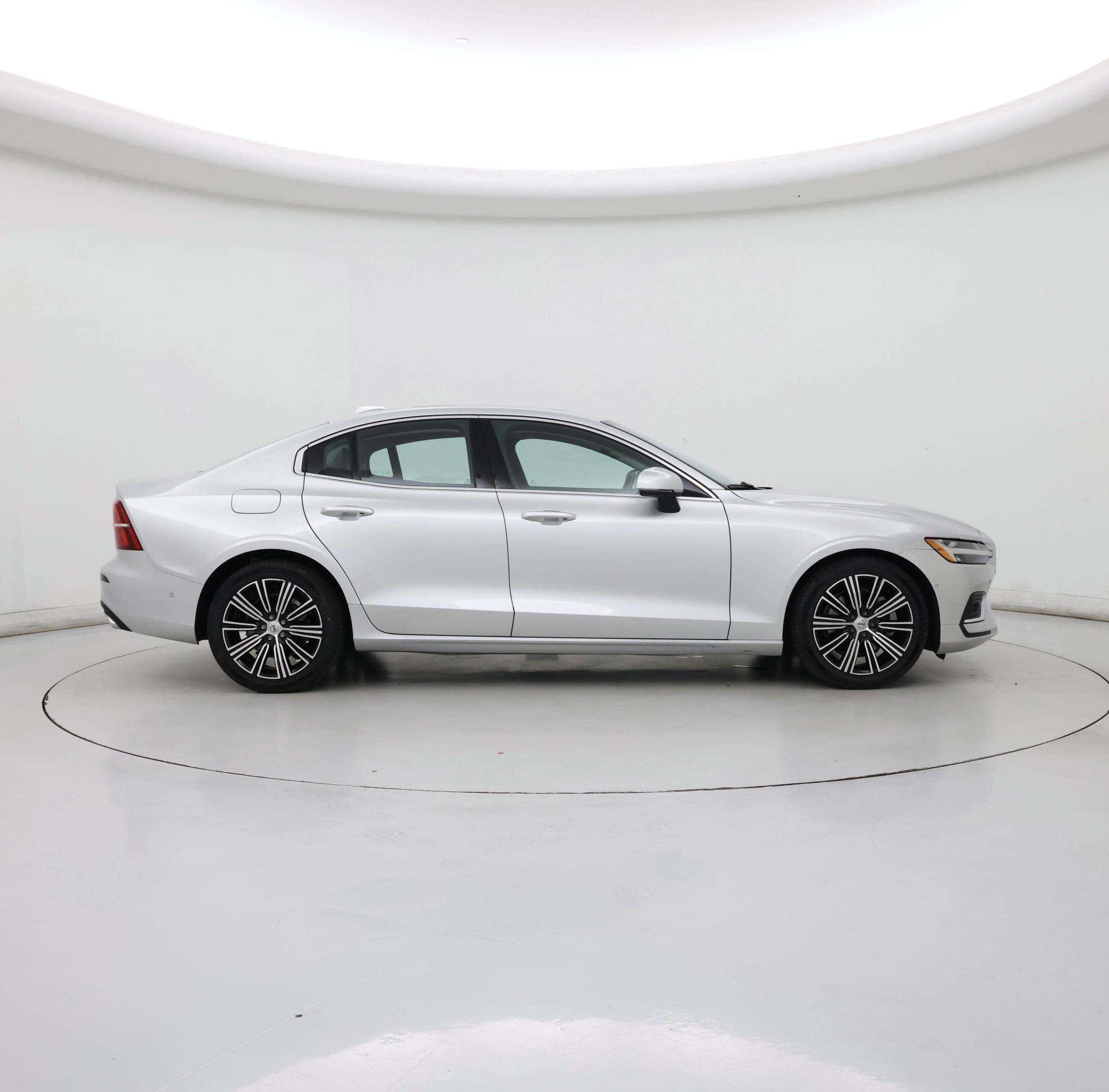 Thumbnail: 2022 Volvo S60 - 7