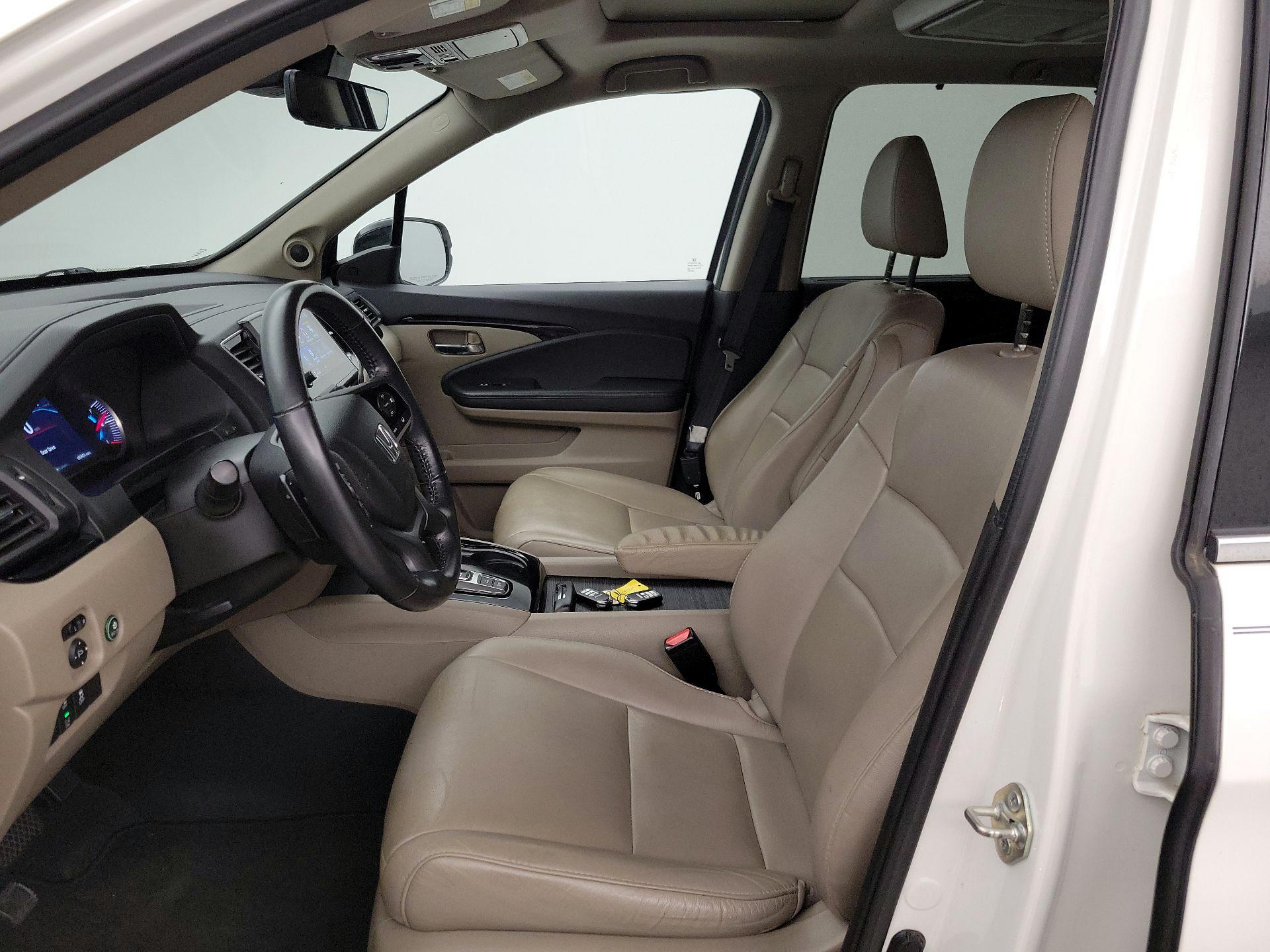 Thumbnail: 2019 Honda Pilot - 11