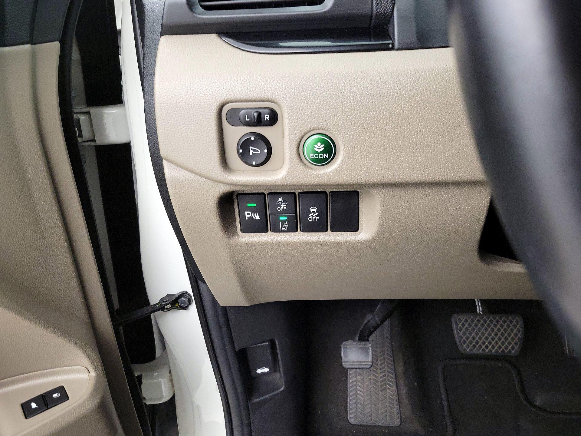 Thumbnail: 2019 Honda Pilot - 13