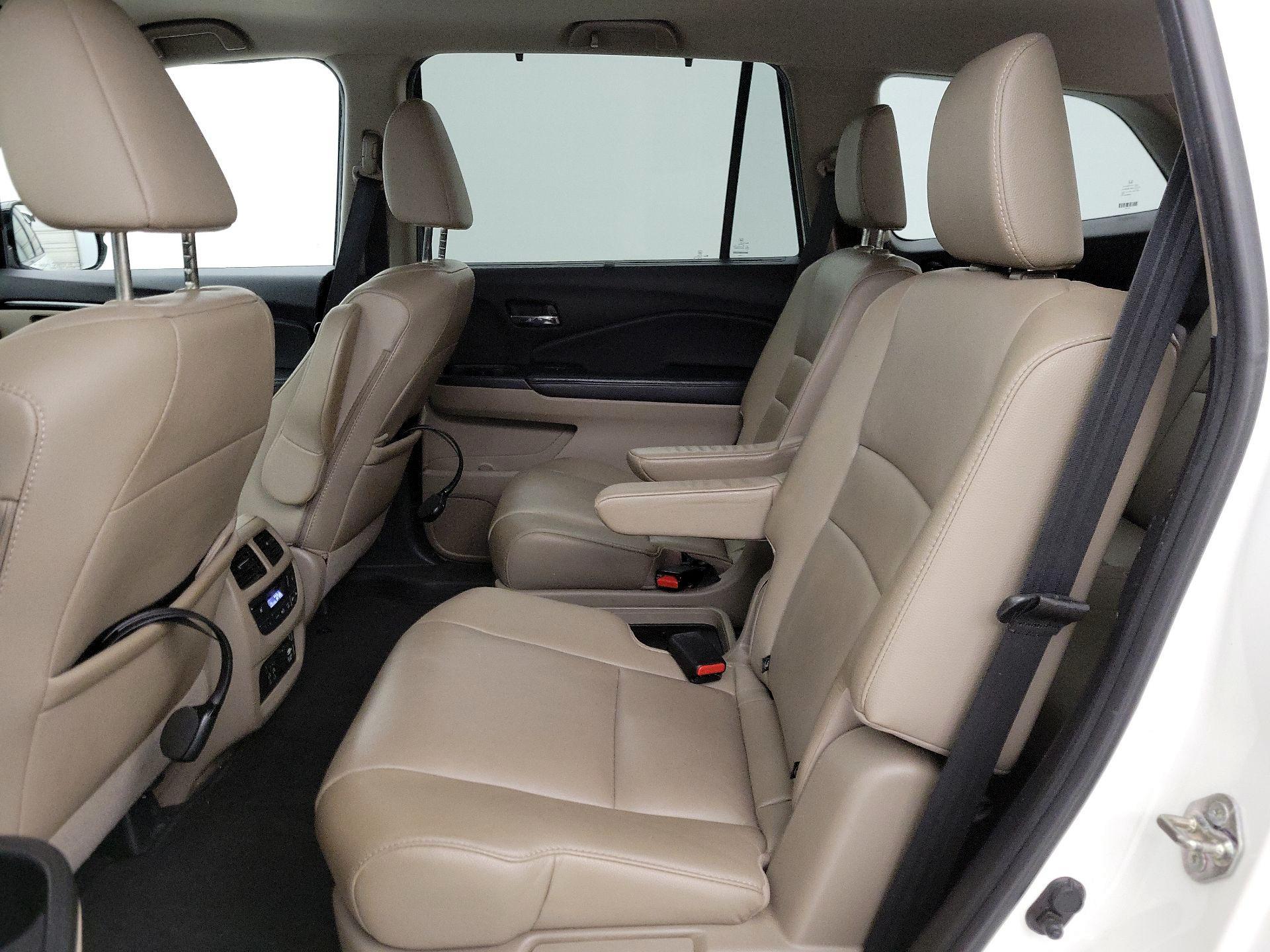 Thumbnail: 2019 Honda Pilot - 20